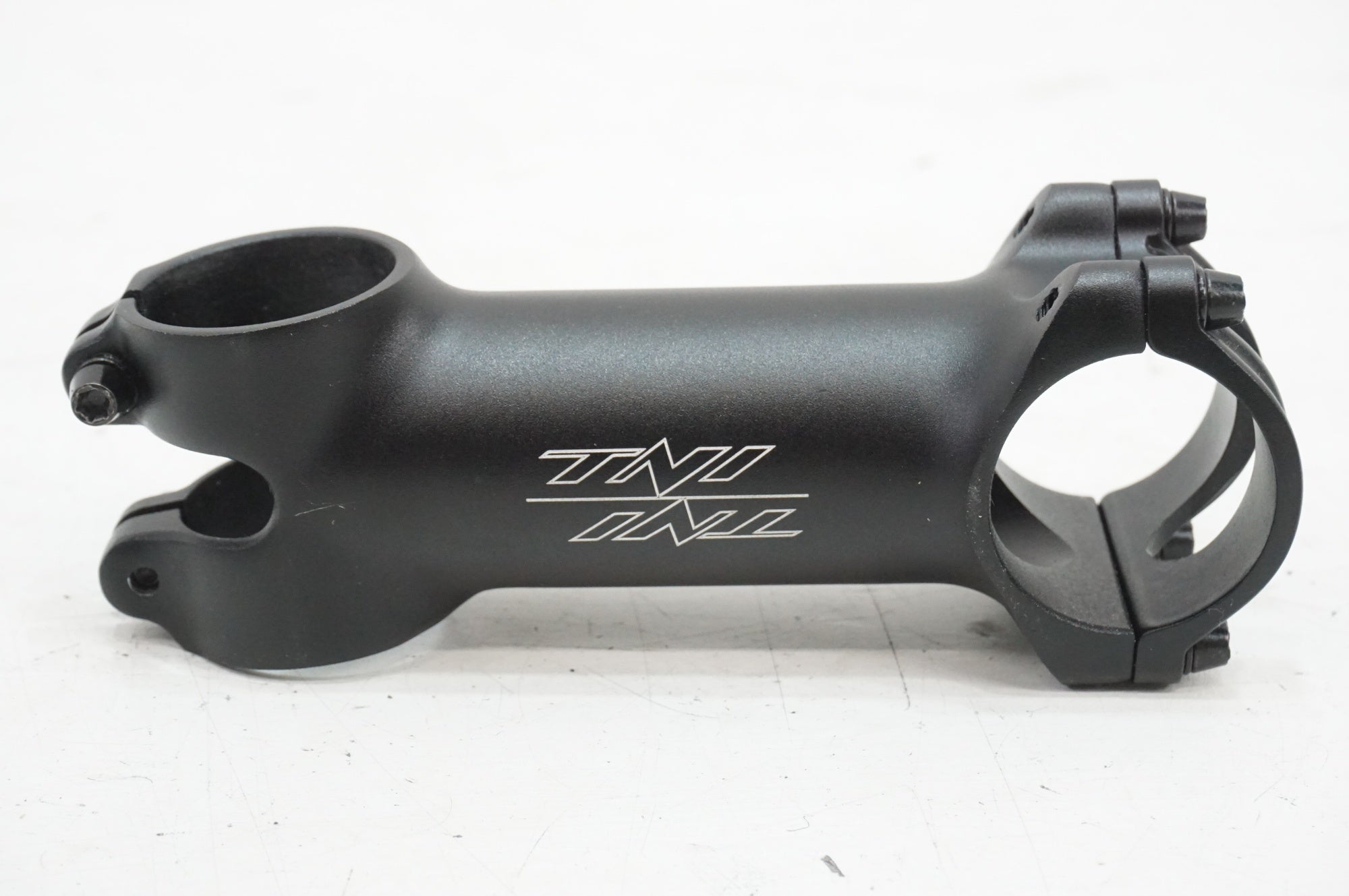 TNI 「ティーエヌアイ」 HELIUM6 90mm φ31.8 ステム / 大宮店