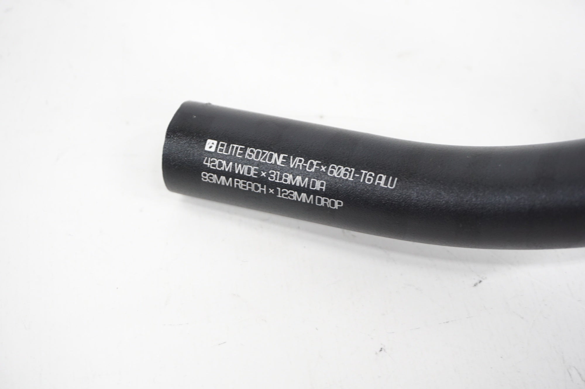BONTRAGER 「ボントレガー」 ELITE ISOZONE VR-CF Φ31.8 420mm ハンドル / 阪急塚口店