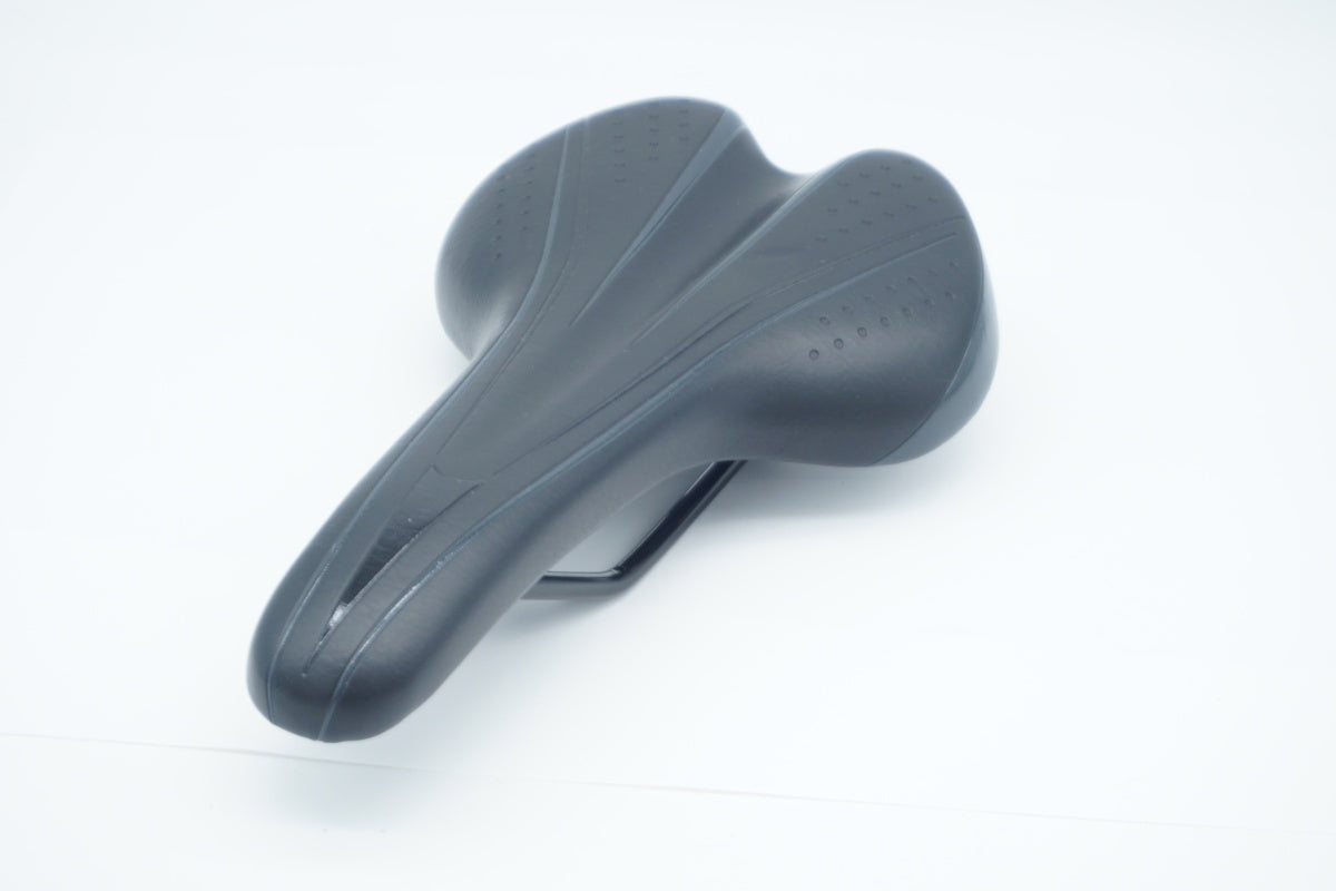 VELO 「ベロ」 サドル / 滋賀大津店