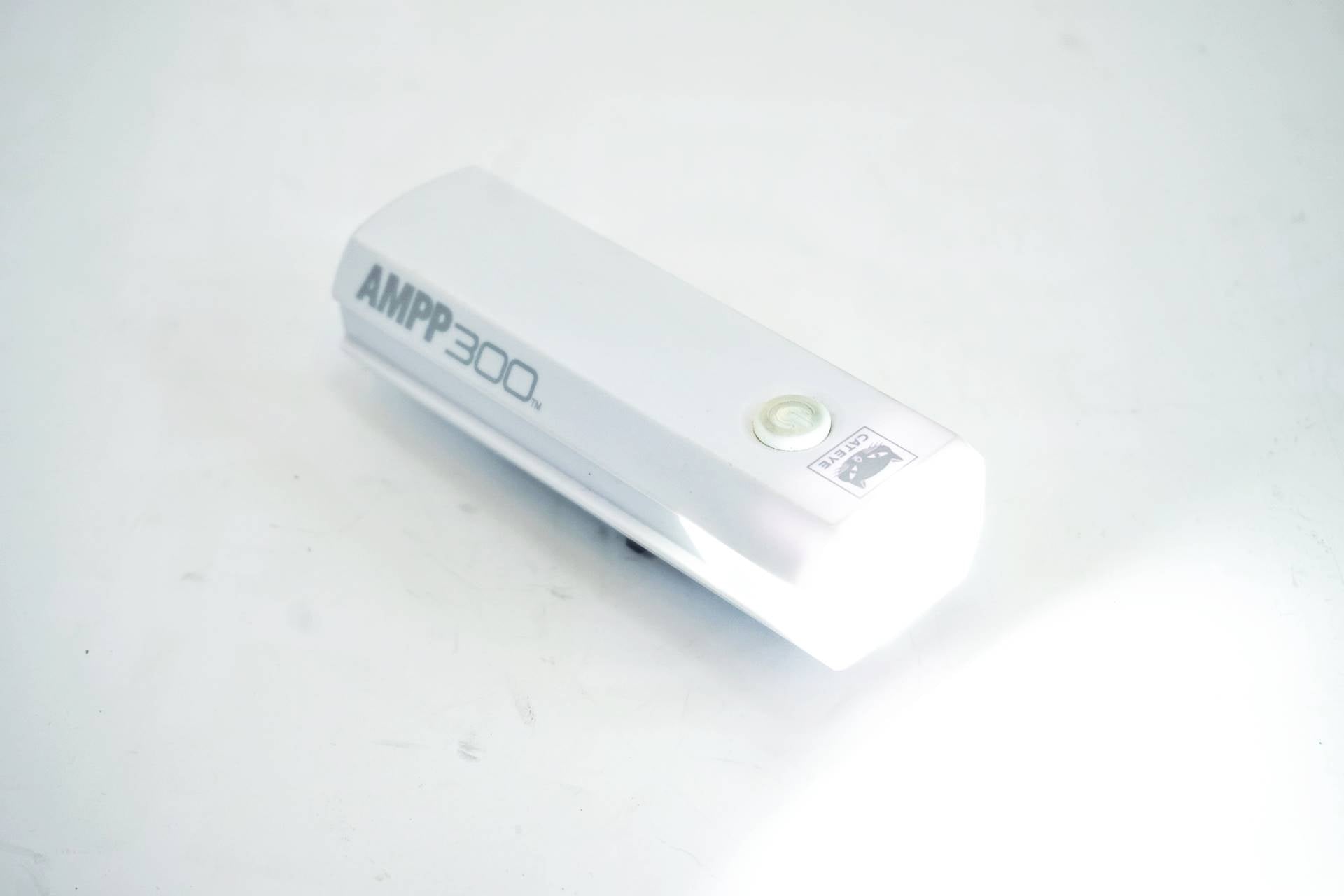 CATEYE 「キャットアイ」 AMPP300 フロントライト / 有明ガーデン店