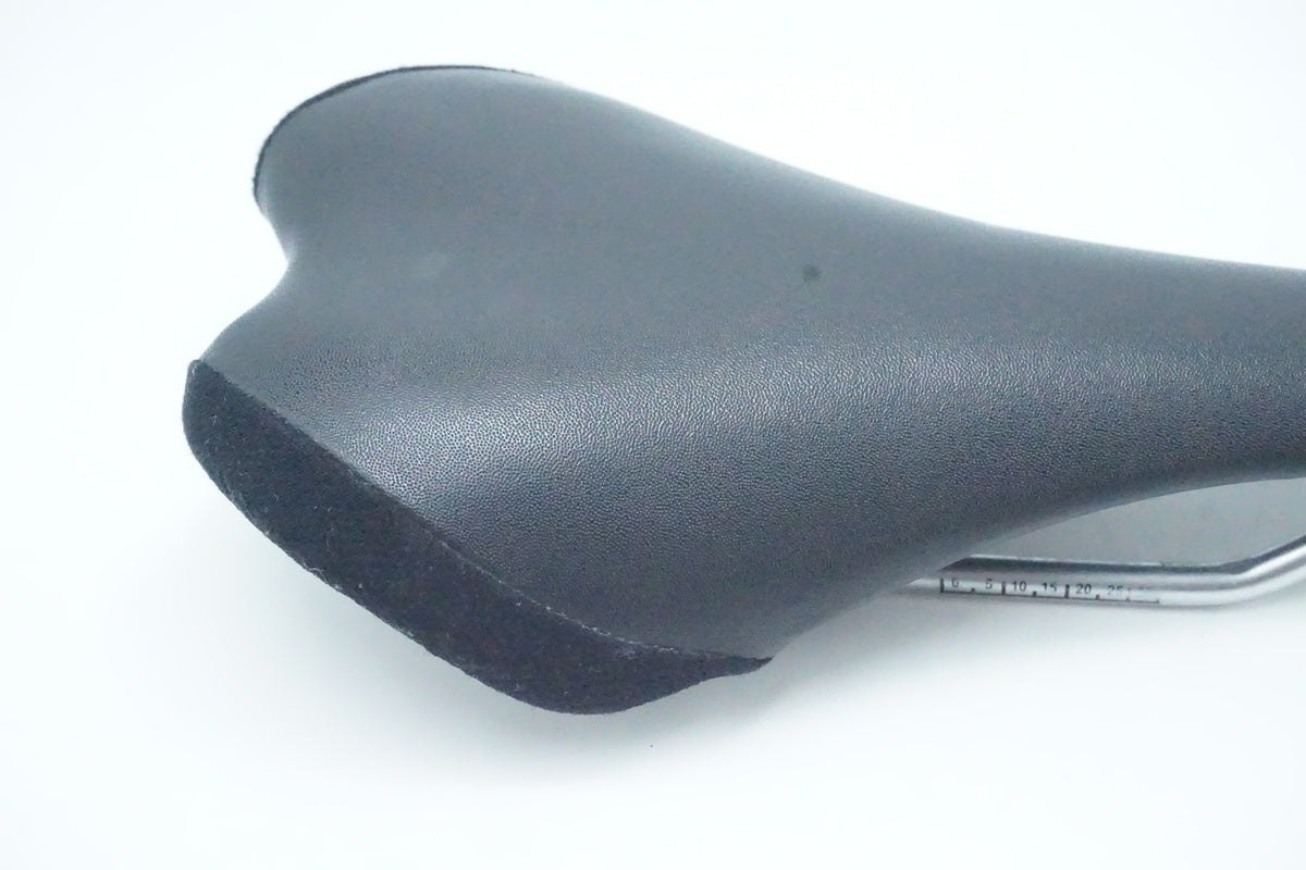 GIANT「ジャイアント」 サドル/ 京都西院店