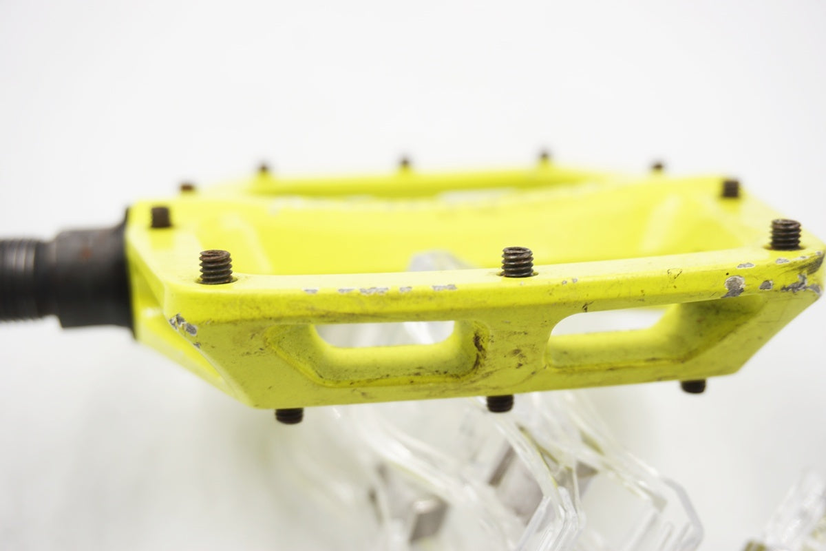 DMR 「ディーエムアール」 BIKES V8 ペダル / 奈良店