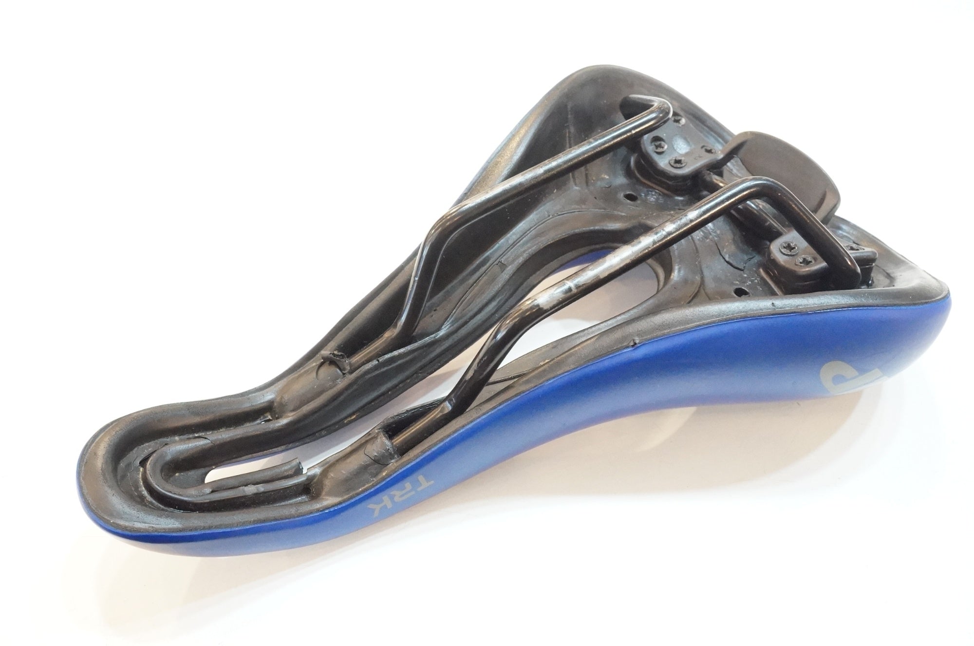 SELLE SMP 「セラエスエムピー」 TRK サドル / 浦和ベース