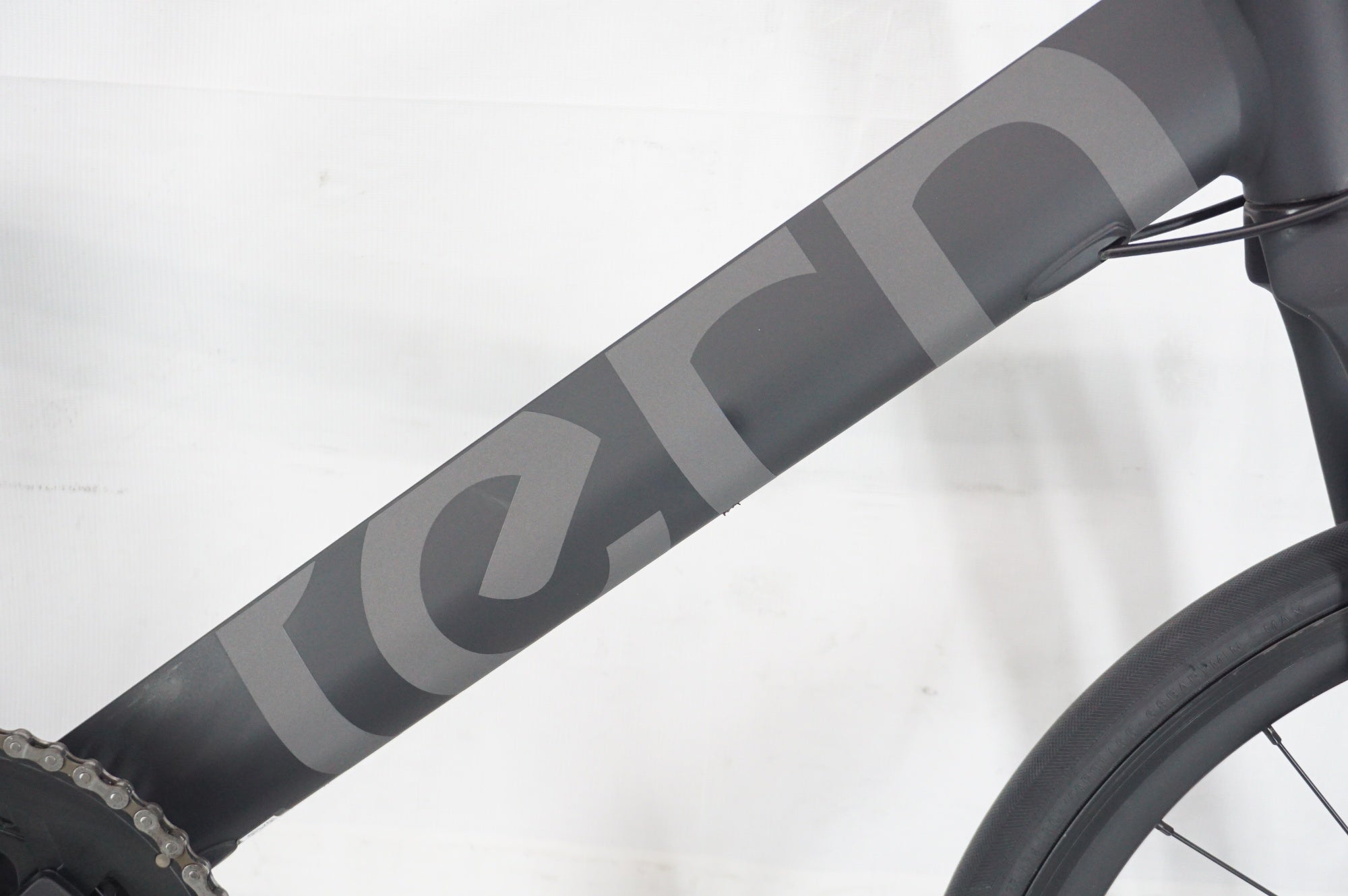 TERN 「ターン」 SURGE 2023年モデル 20インチ ミニベロ / 阪急塚口店