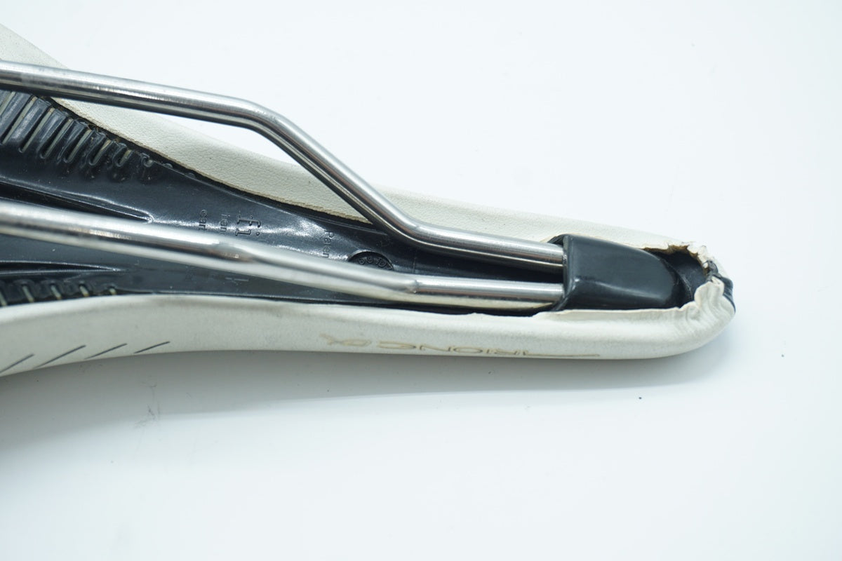 FIZIK「フィジーク」 ARIONE CX KIUM サドル/ 京都西院店