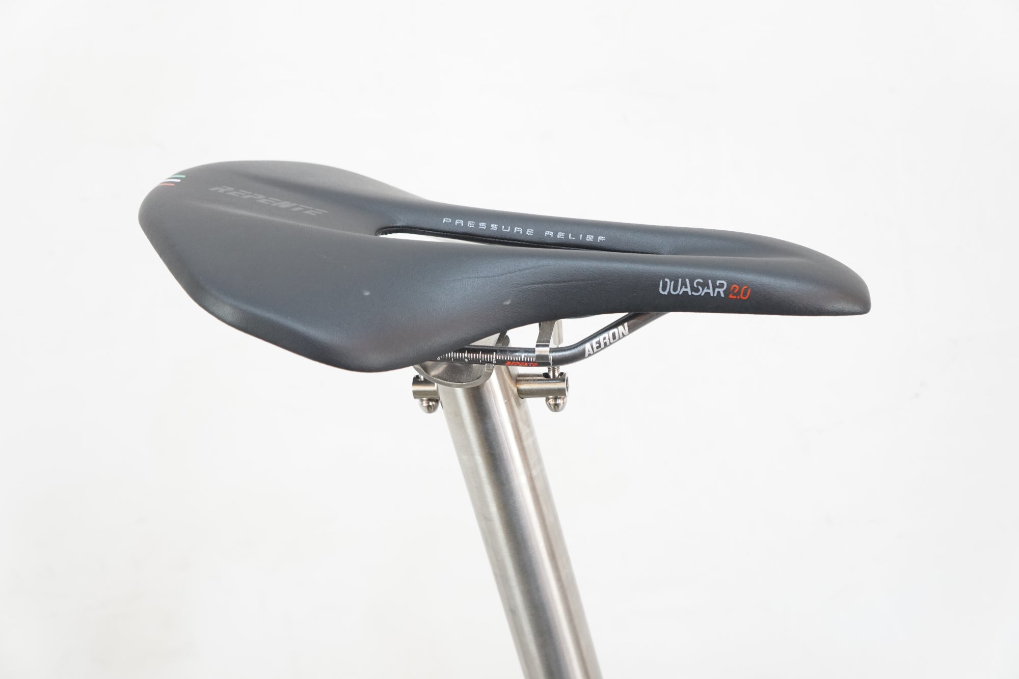 Brompton Tline カーボンサドル