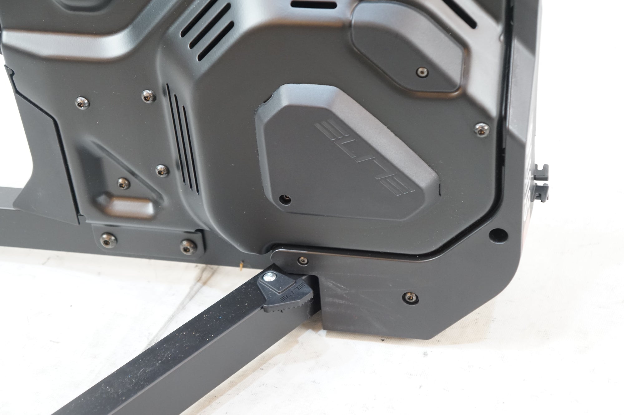 ELITE 「エリート」 SUITO スマートトレーナー / バイチャリ浦和ベース