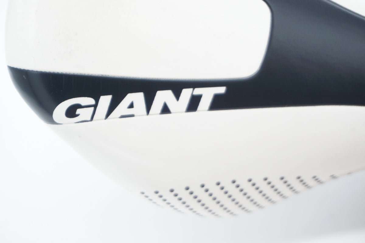 GIANT 「ジャイアント」 サドル / 滋賀大津店