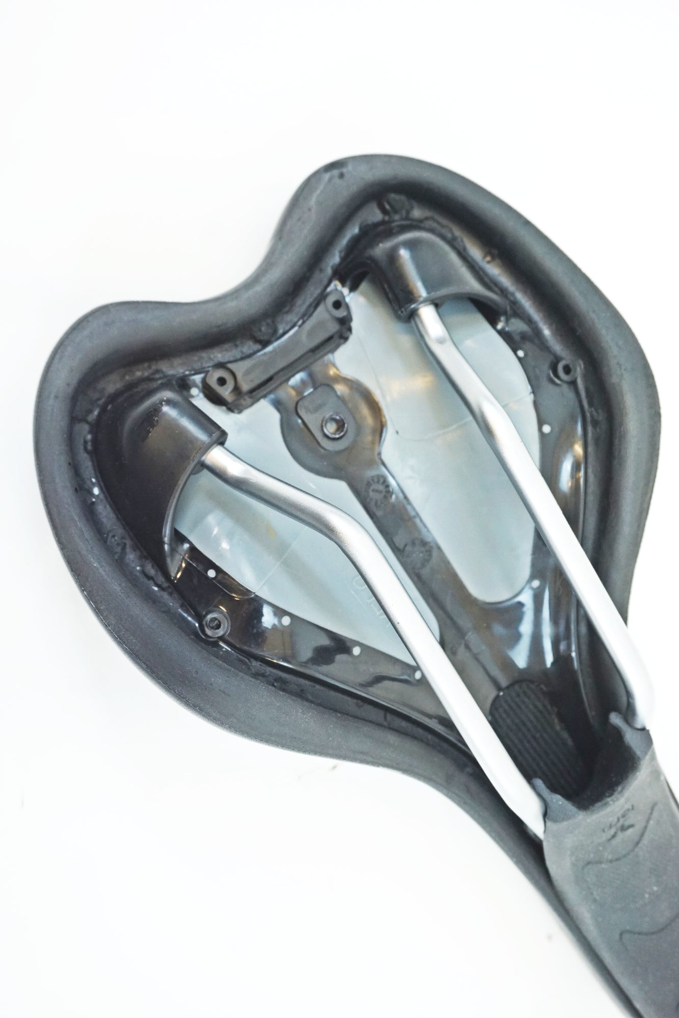 TERN 「ターン」 PORTER+ サドル / 有明ガーデン店