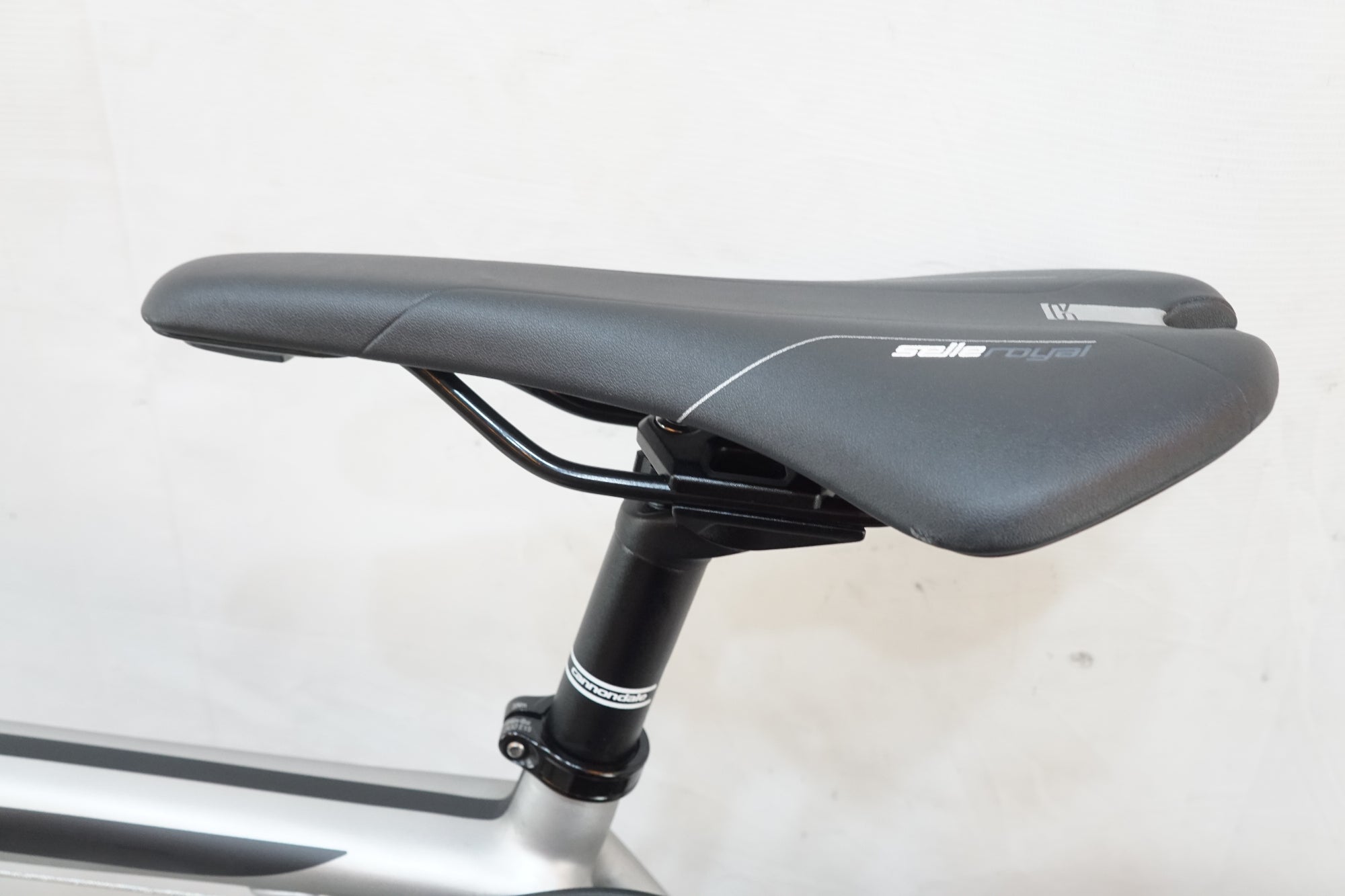CANNONDALE 「キャノンデール」 SUPERSIX EVO 105 2016年モデル ロードバイク / バイチャリ浦和ベース