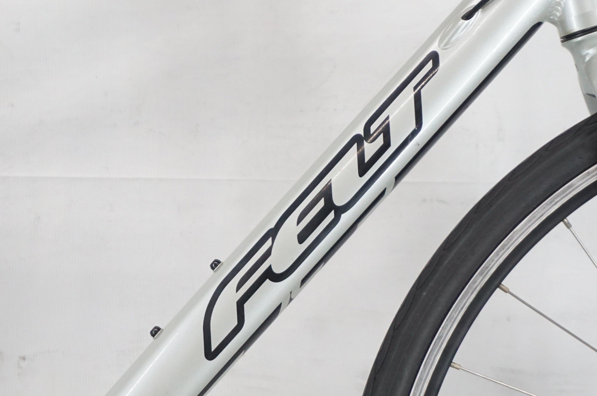 FELT 「フェルト」 VERZA SPEED 50 2016年モデル クロスバイク / 阪急塚口店