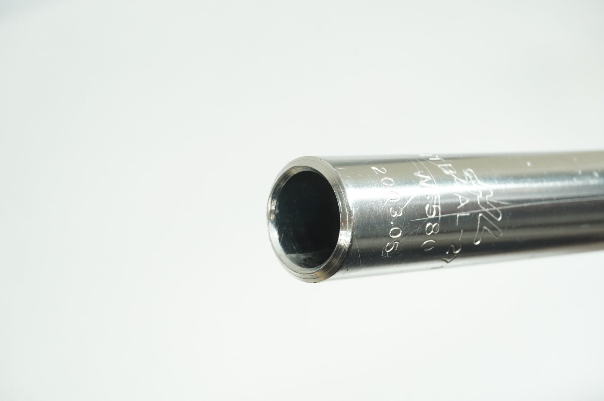 HL 「エイチエル」 ライザーバー 580mm φ25.4 ハンドル / 大宮店