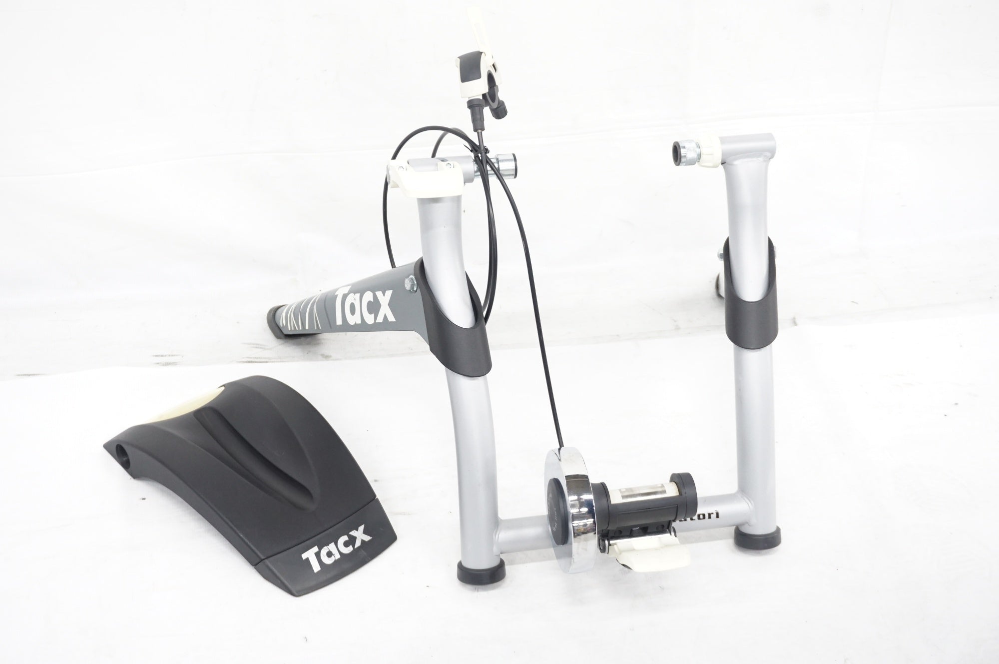 TACX 「タックス」 SATORI サイクルトレーナー / 阪急塚口店