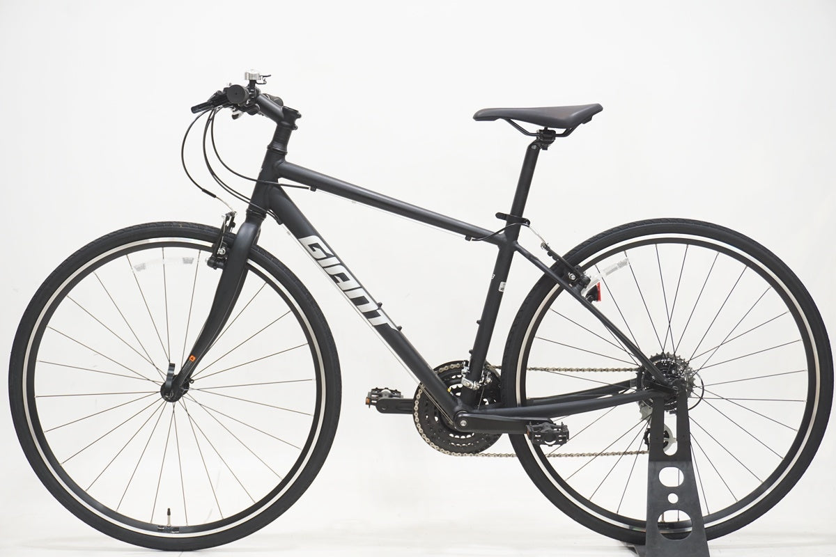 GIANT 「ジャイアント」 ESCAPE R3 2025年モデル クロスバイク / 京都