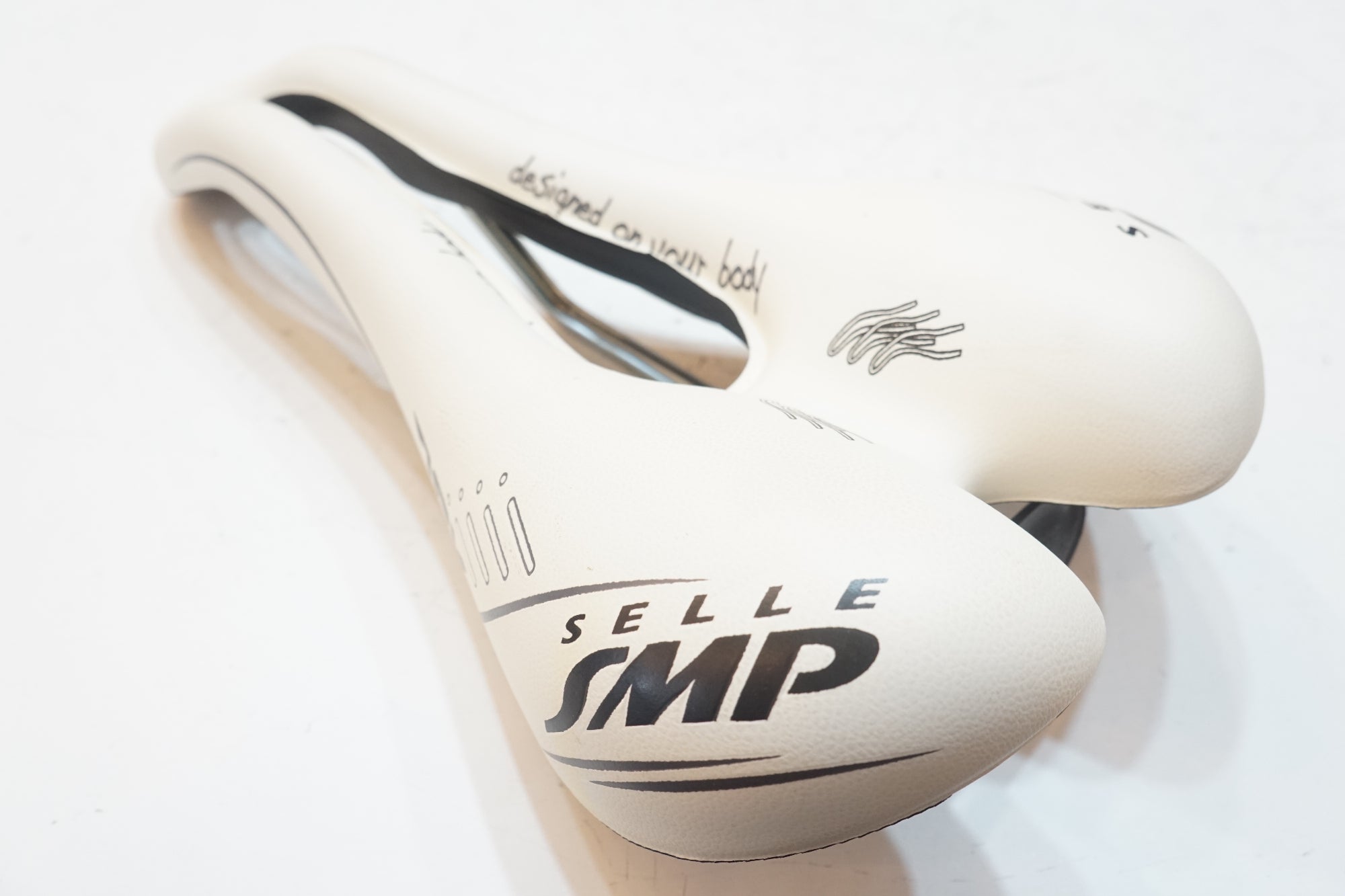 SELLE SMP 「セラ エスエムピー」 TRK サドル / バイチャリ浦和ベース