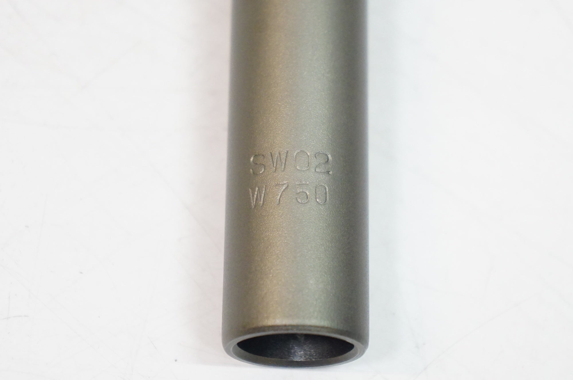 SIMWORKS BY NITTO 「シムワークス バイ ニットー」 LITTLE NICK STEALTH BAR SW02 SSB 750mm φ31.8 ハンドル / 熊谷本店