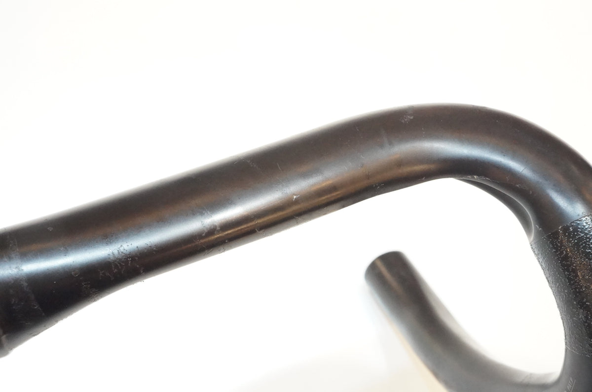 ONEBYESU 「ワンバイエス」 J-CARBON GRAND MONROE SL φ31.8 420mm ハンドル / 浦和ベース