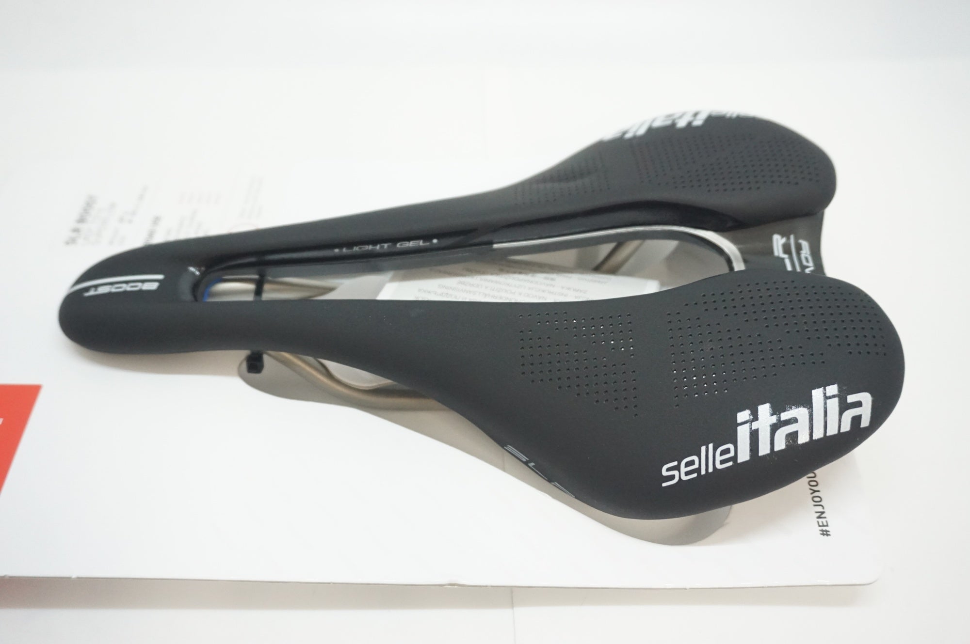 SELLE ITALIA 「セライタリア」 SLR BOOST LADY TI316 SUPERFLOW サドル / 福岡アイランドシティ店