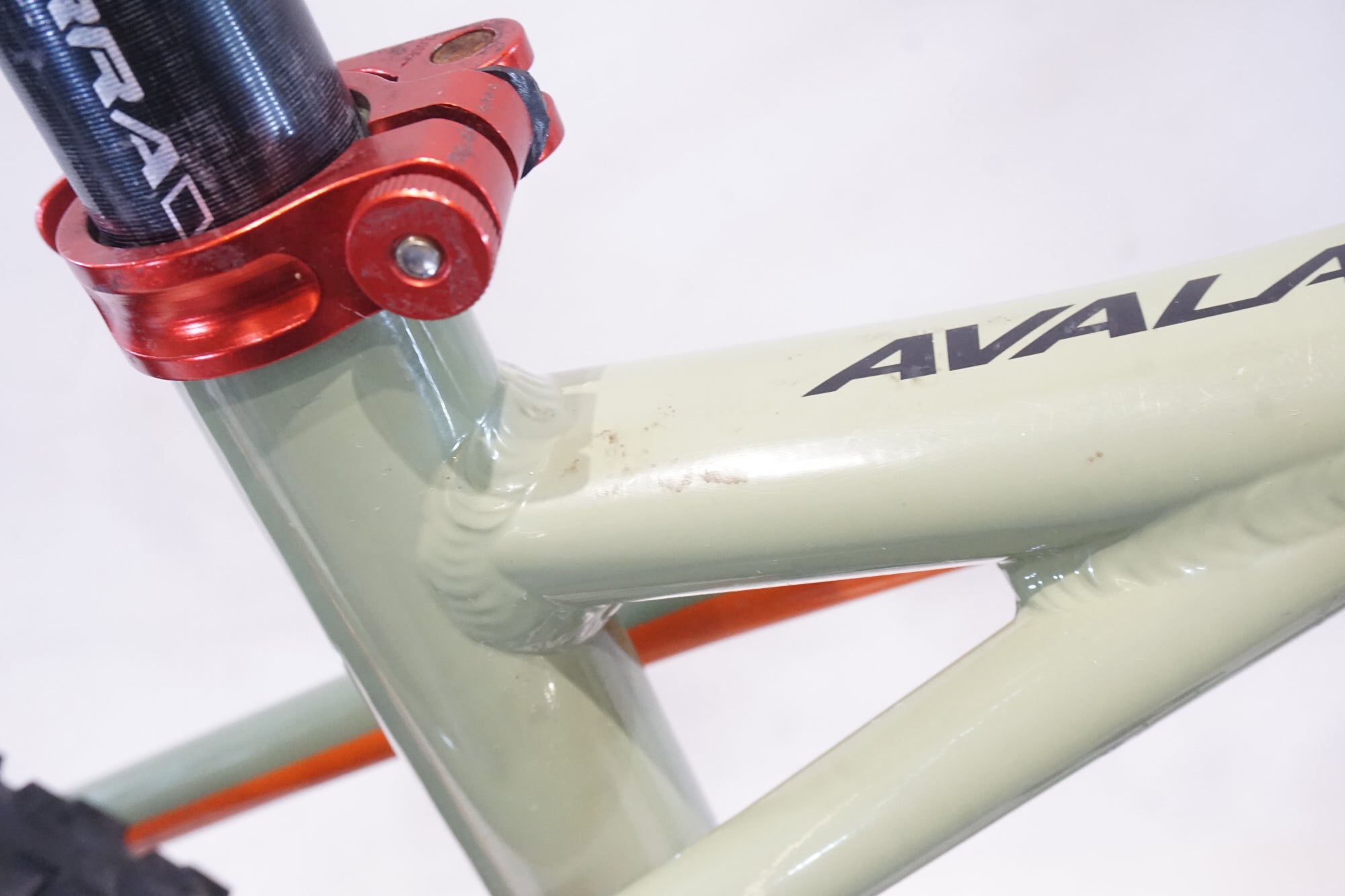 GT 「ジーティー」 AVALANCHE ELITE 2022年モデル マウンテンバイク / 横浜戸塚店