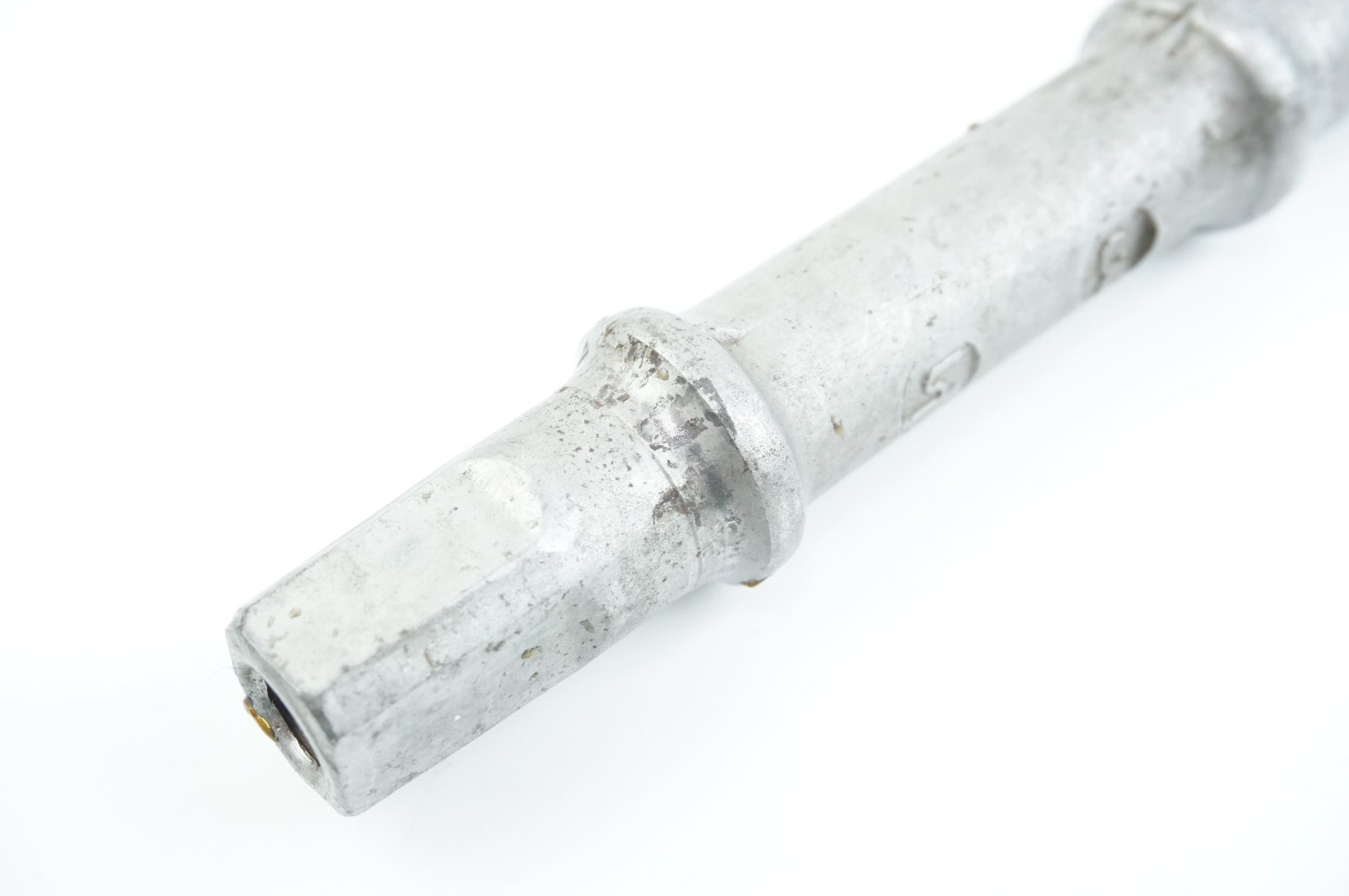 T.D.C 「トーマスディークロス」 118.6mm ボトムブラケットシャフト / 中目黒店