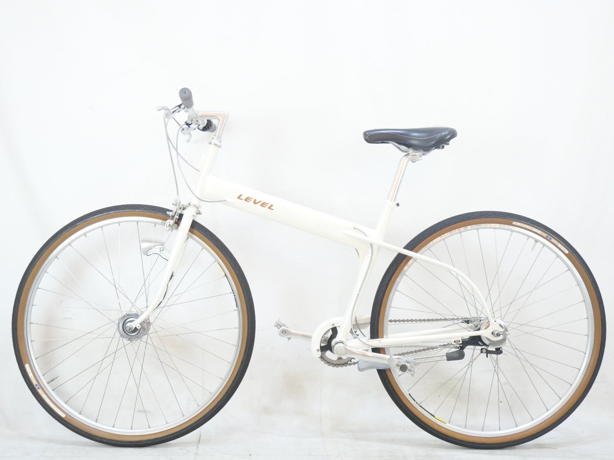 クロスバイク 屋内管理 自転車の屋内保管ってどうする？マイホームだからこその壁面