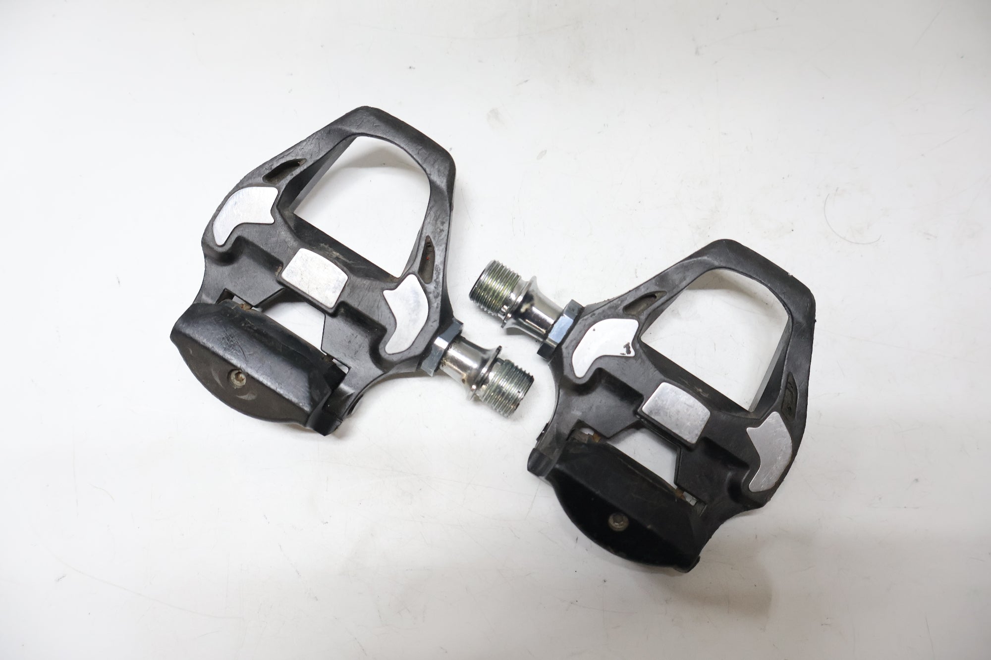 新品未使用 シマノ PD-R8000 ULTEGRA ペダル Amazon | シマノ PD-R8000-L (プラス4mm軸仕様) ULTEGRA SPD-SL ペダル