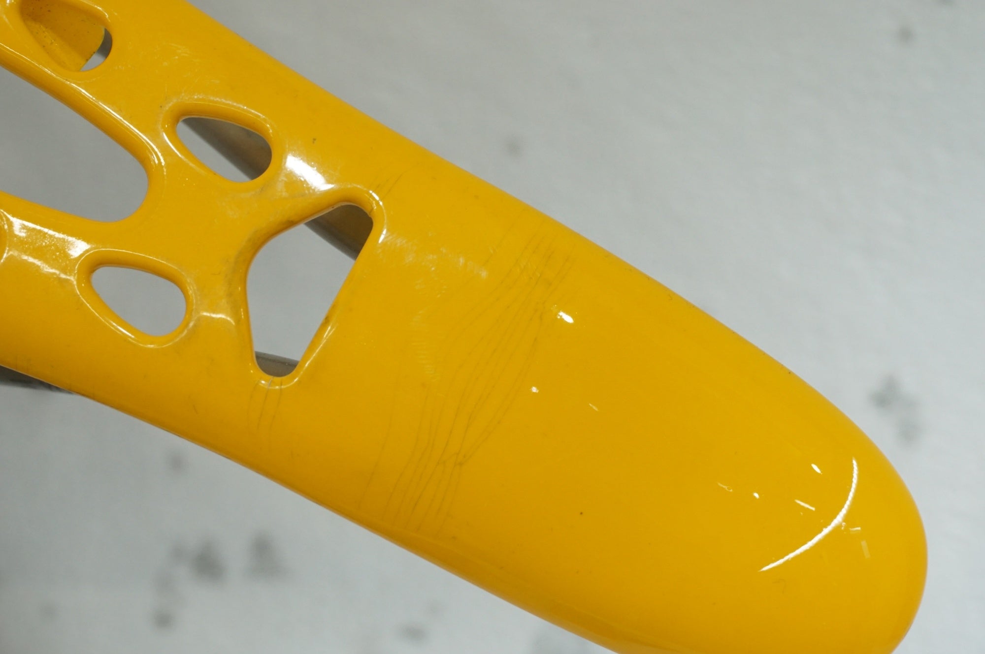 EVEDIO 「エヴァディオ」 AIR-FIT CR-MO 171g サドル / 大宮店