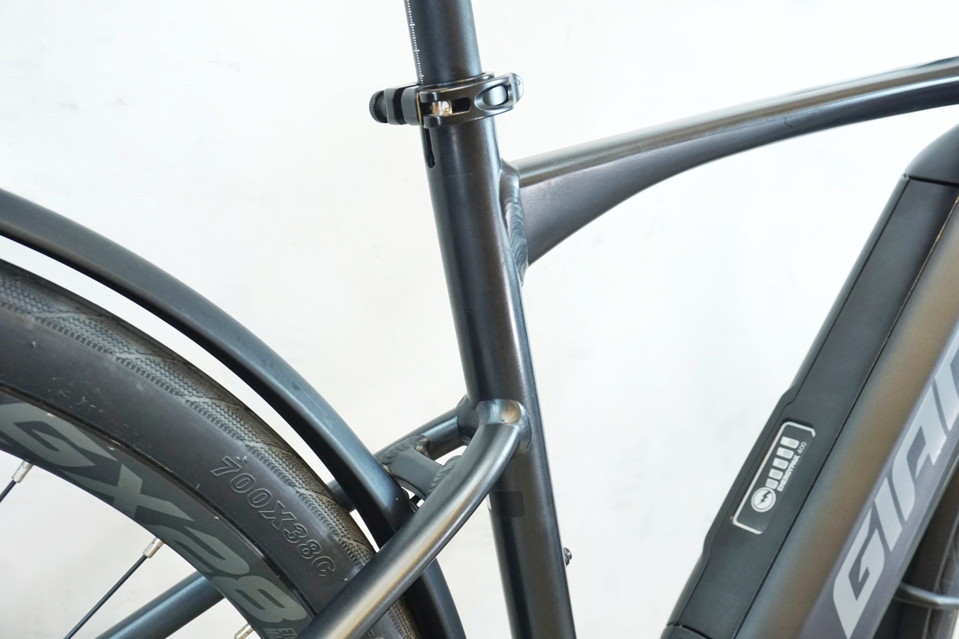 GIANT 「ジャイアント」 ESCAPE R E+ 2023年モデル E-BIKE / 有明ガーデン店