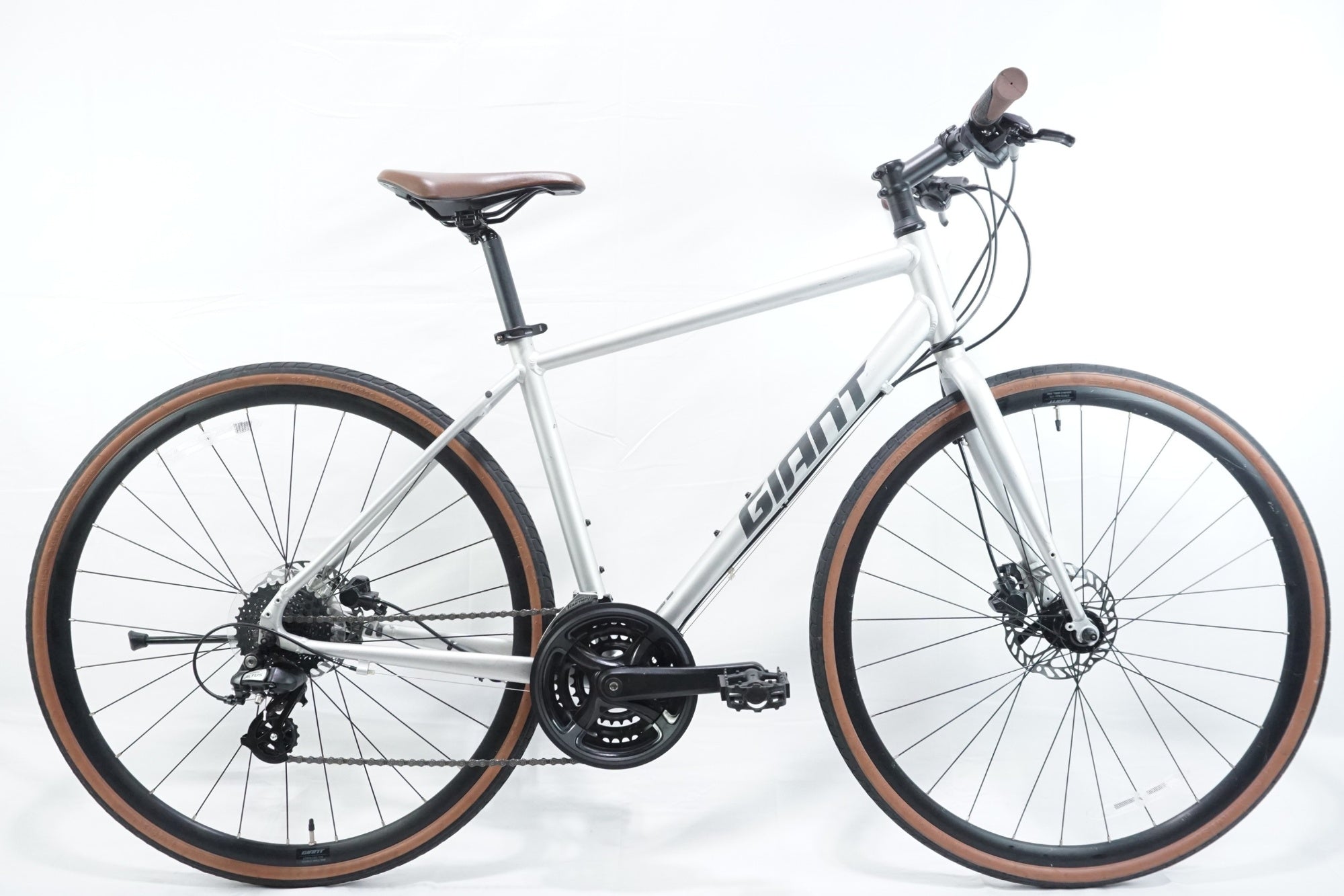 GIANT 「ジャイアント」 ESCAPE R DISC 2025年モデル クロスバイク / 中目黒店