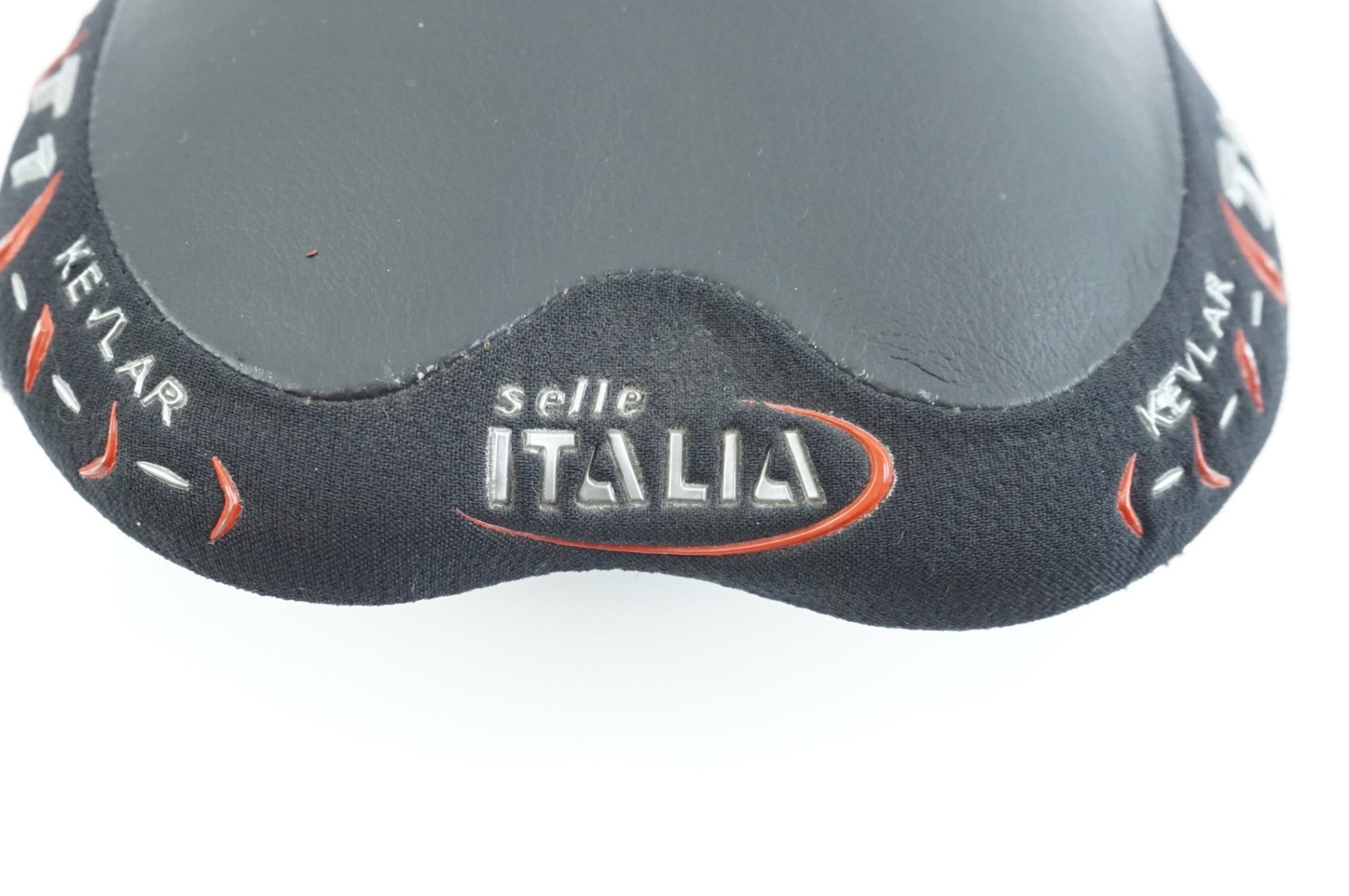 SELLE ITALIA 「セライタリア」 SLR T1 KEVLAR サドル / 中目黒店