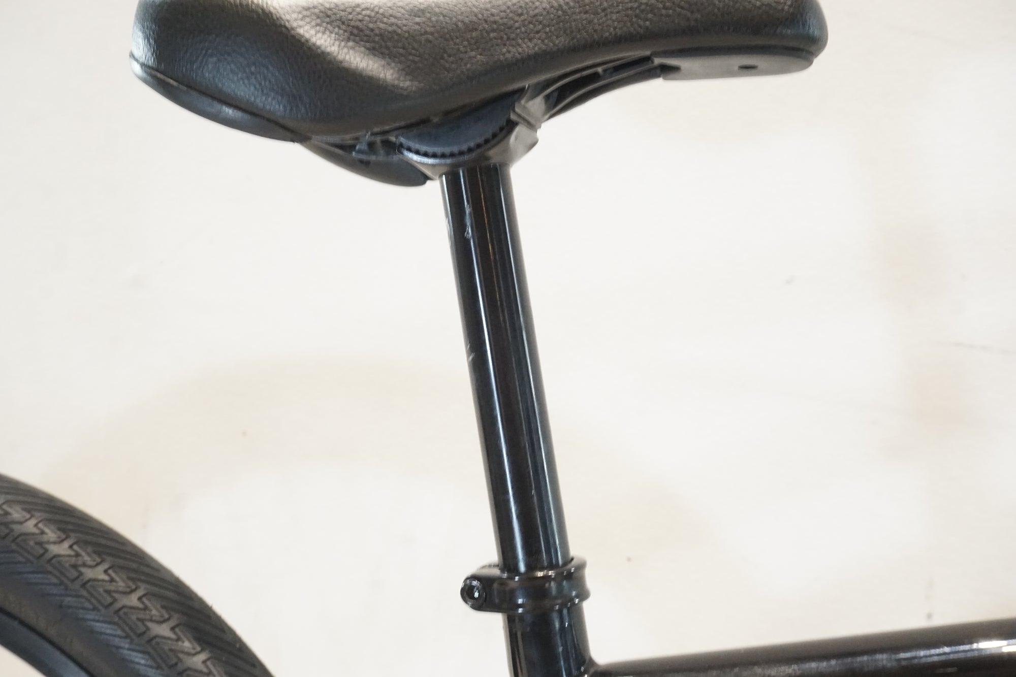 MOTELWORKS 「モーテルワークス」 AUX:E 2022年モデル 20インチ BMX / 横浜戸塚店