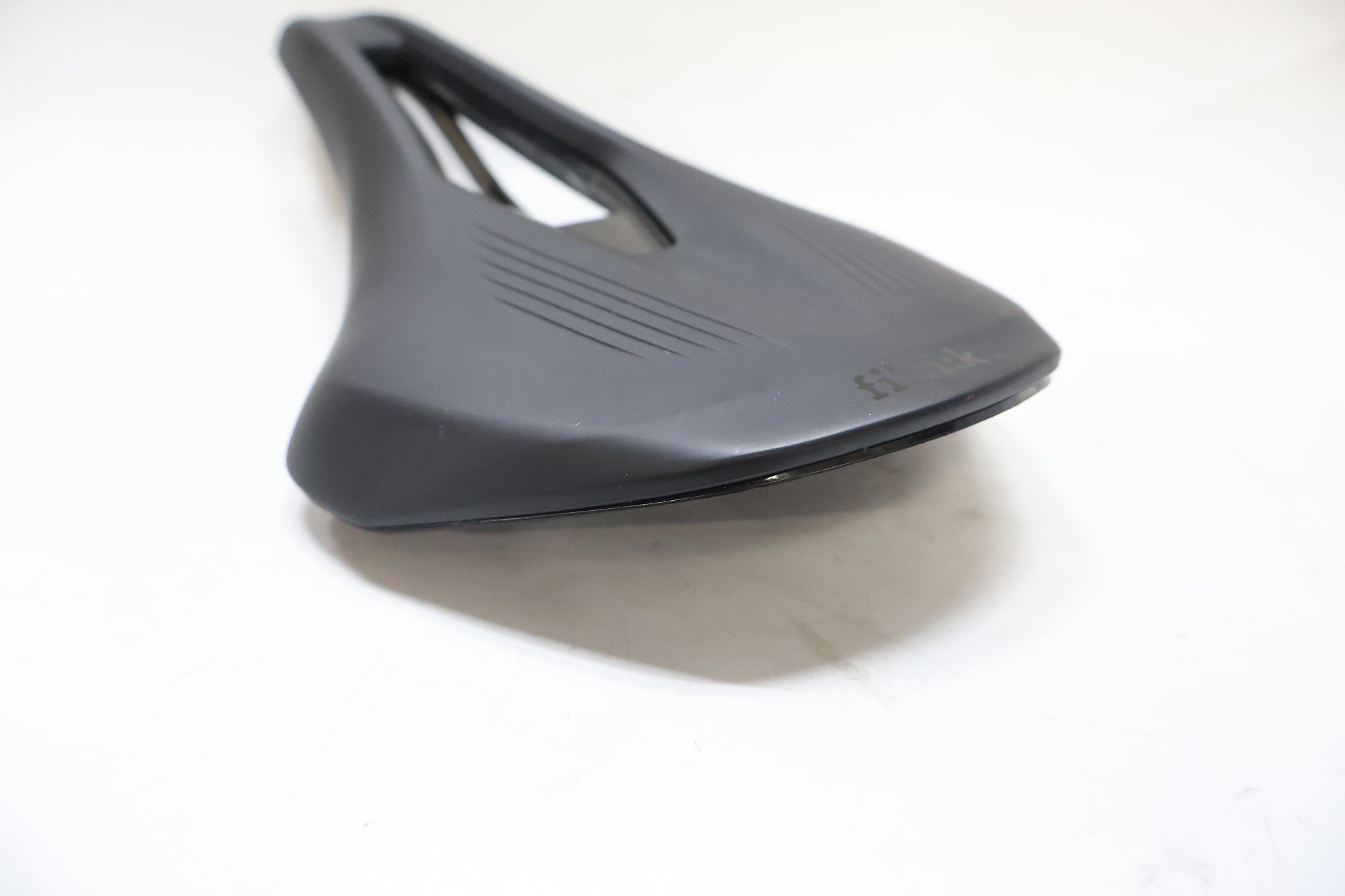 FIZIK 「フィジーク」 ARGO VENTO KIUMレール サドル / 高知店