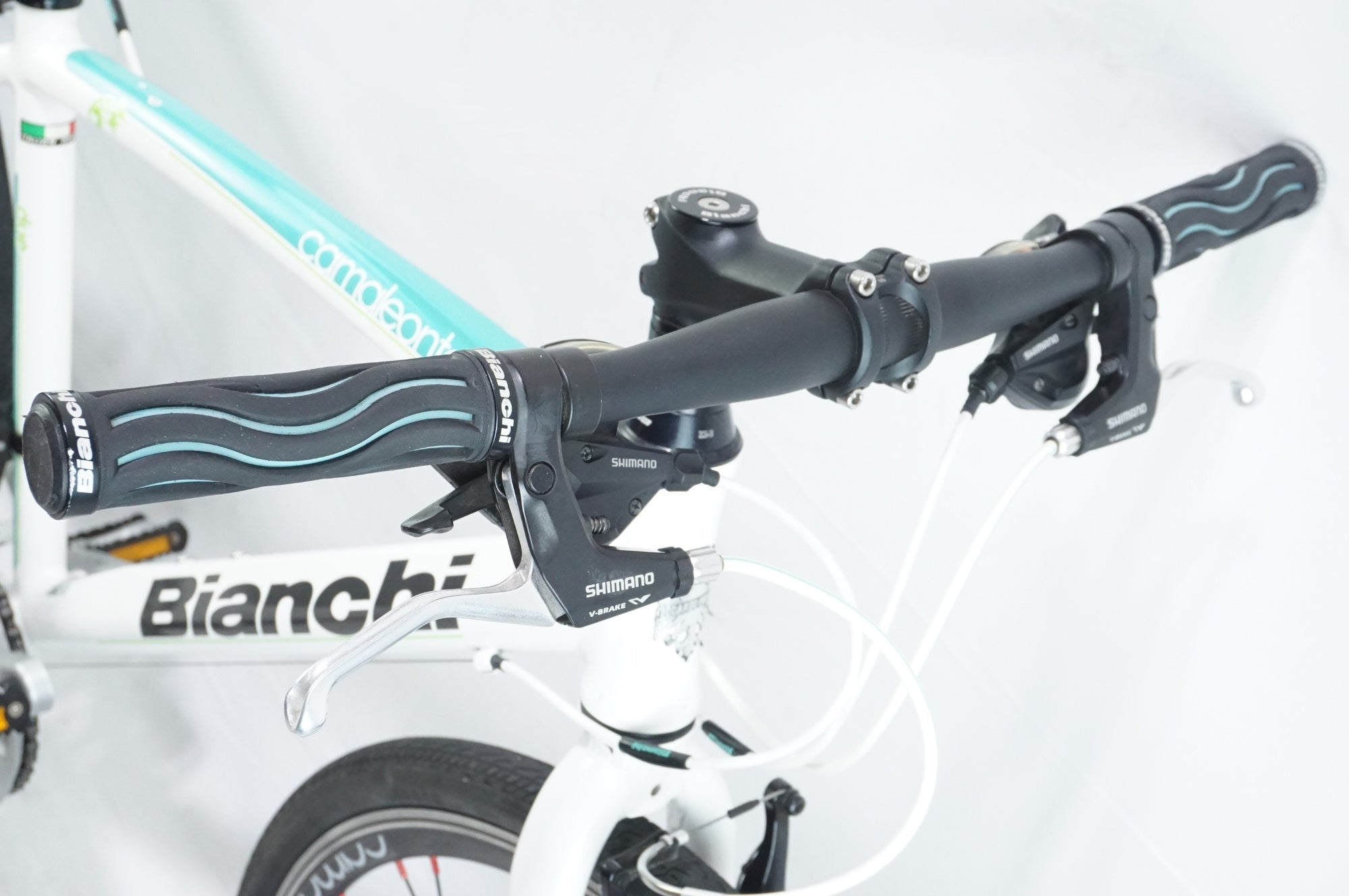 BIANCHI | CAMALEONTE SPORT due クロスバイク 高額買取実施中!!】BIANCHI クロスバイク CAMALEONTE SPORT due 2012