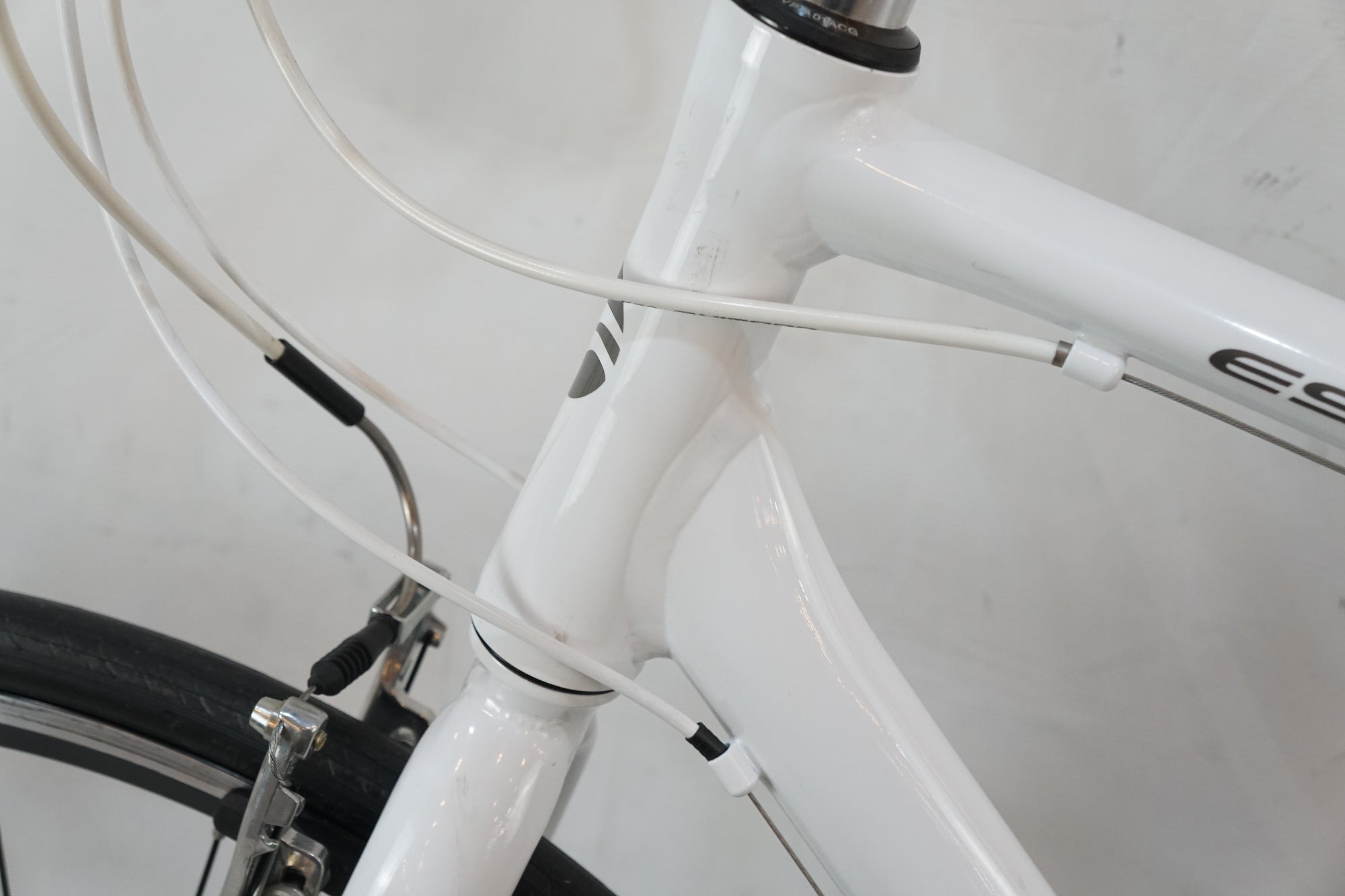 GIANT 「ジャイアント」 ESCAPE R3 2015年モデル クロスバイク / バイチャリ浦和ベース