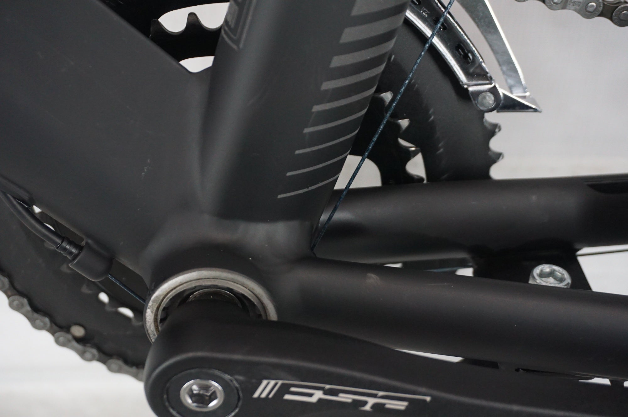 TERN 「ターン」 SURGE 2024年モデル 20インチ ミニベロ / 阪急塚口店