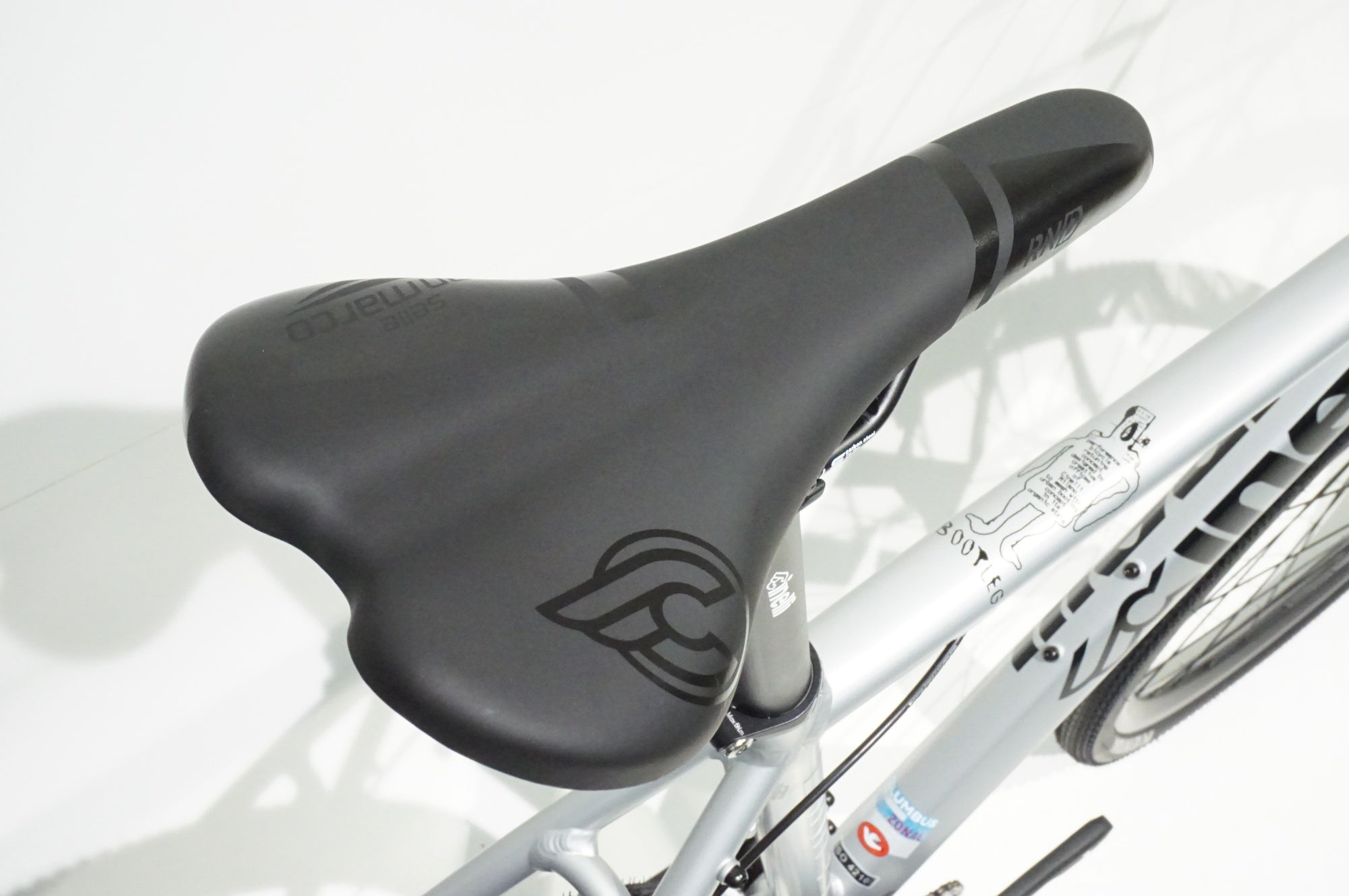 CINELLI 「チネリ」 ZYDECO SILVER BOOTLEG 2024年モデル クロスバイク