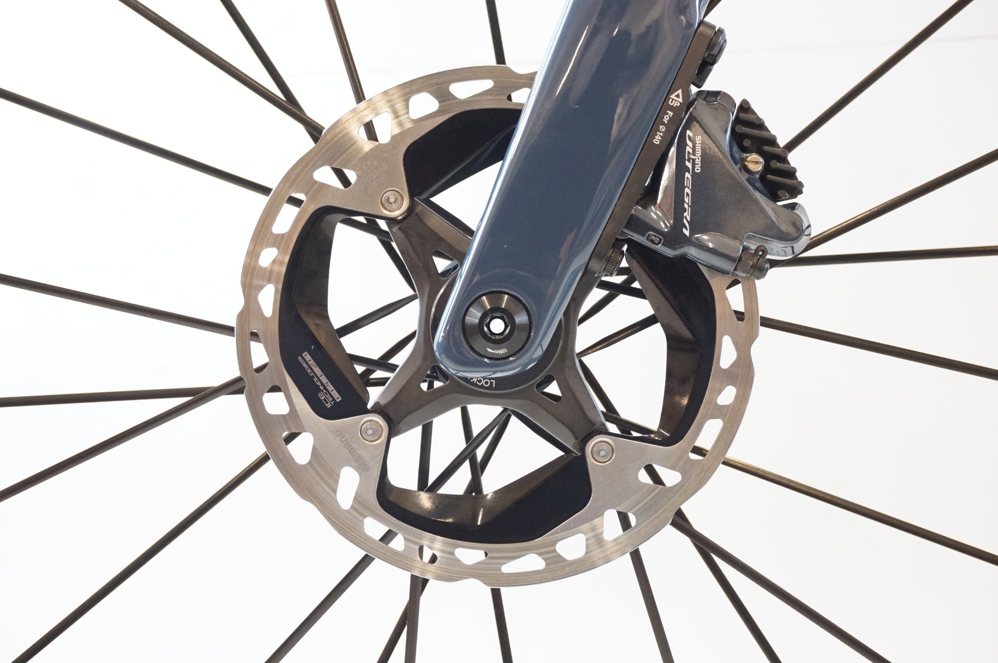 FOCUS 「フォーカス」 IZALCO MAX DISC 2024年モデル ロードバイク