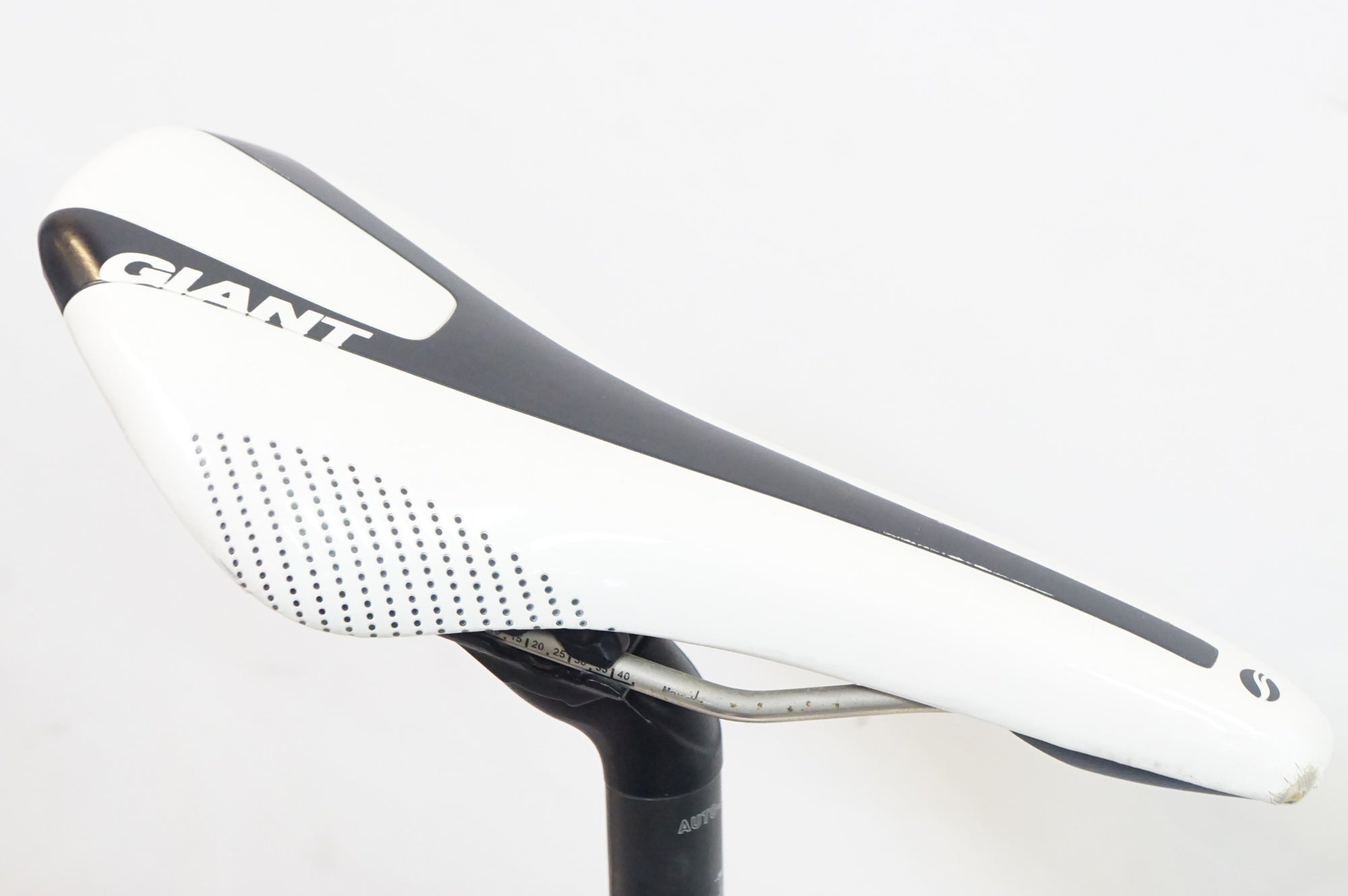 GIANT 「ジャイアント」 DEFY ADVANCED2 2015年モデル ロードバイク