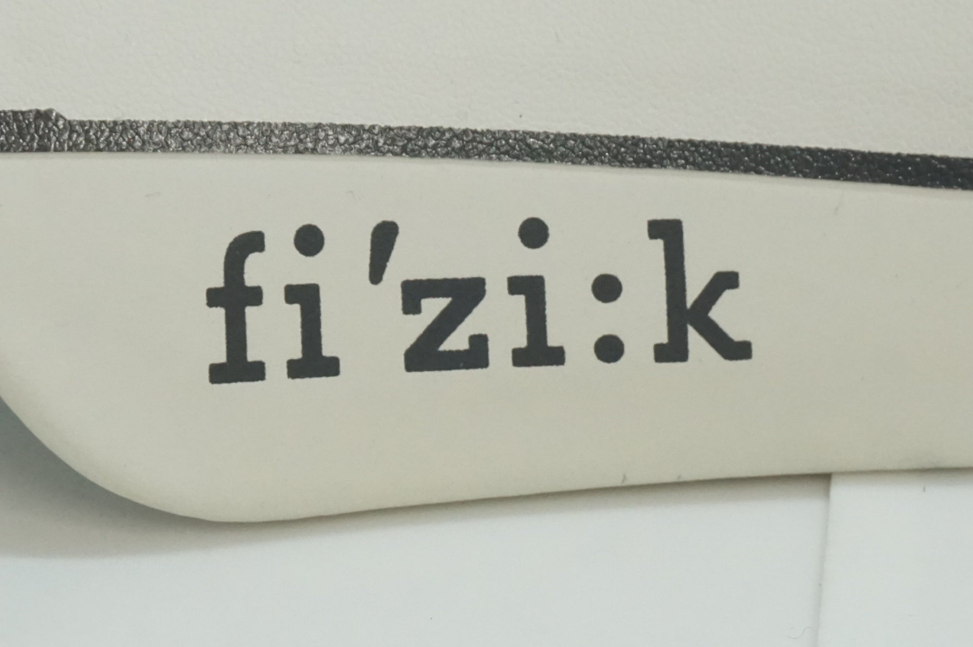 FIZIK 「フィジーク」 VOLTA R1 サドル / 福岡店 ｜ バイチャリ公式