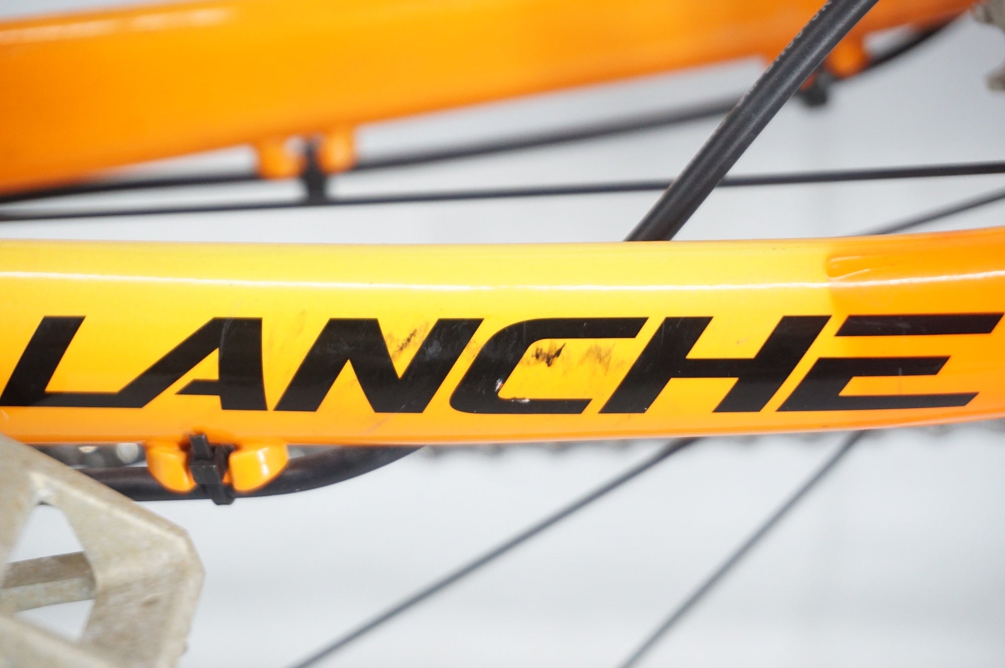 GT 「ジーティー」 AVALANCHE ELITE 2021年モデル マウンテンバイク