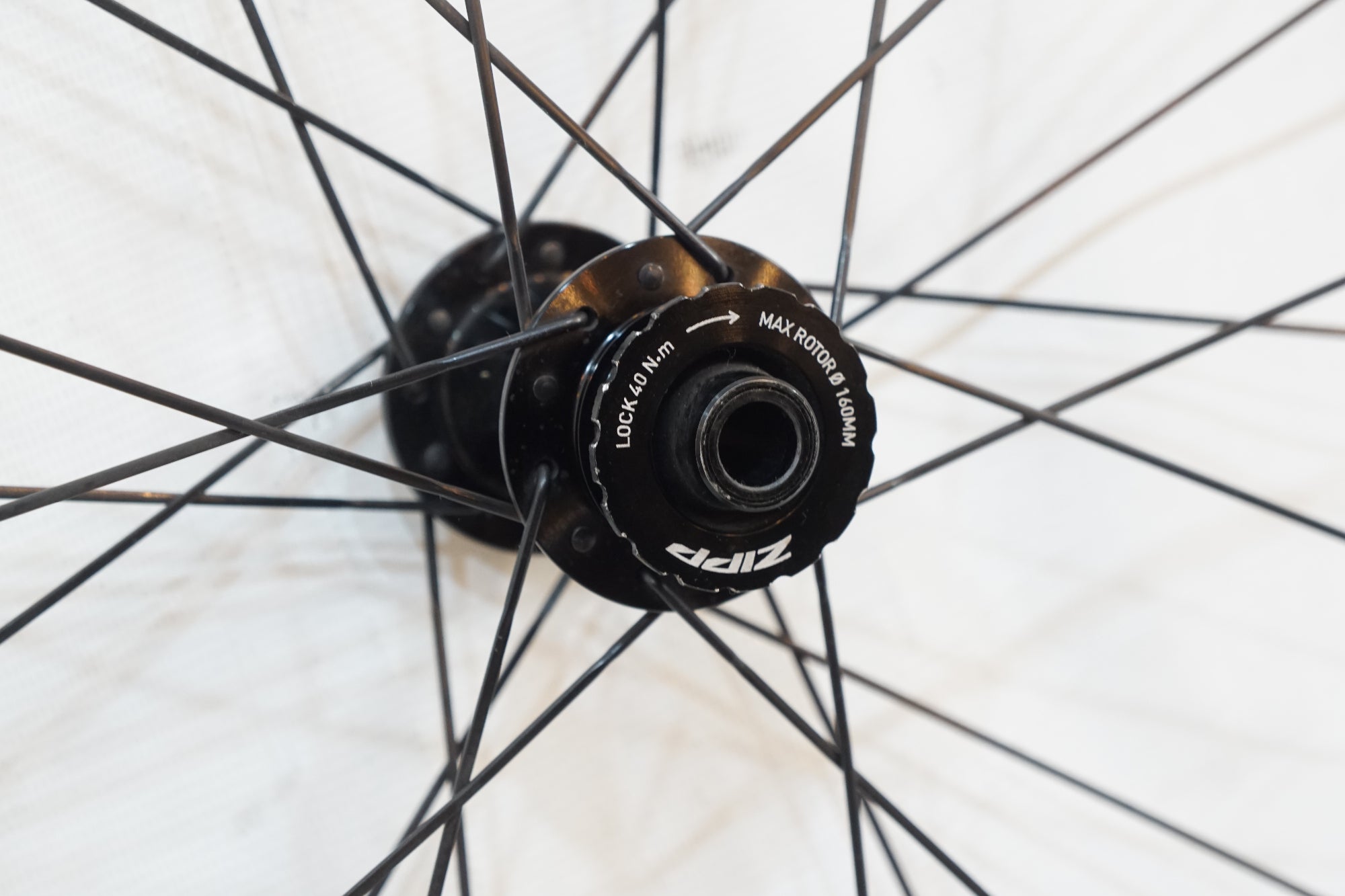 ZIPP 「ジップ」 303S DISC シマノ11速 ホイールセット / バイチャリ浦和ベース