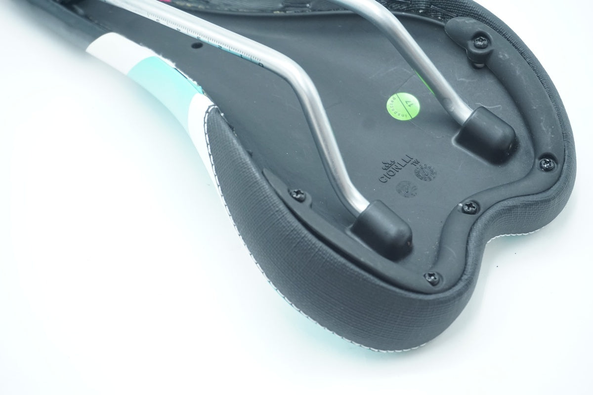 GSR「ジーエスアール」 GOOD SMILE RACING TYPE-3 サドル/ 京都西院店