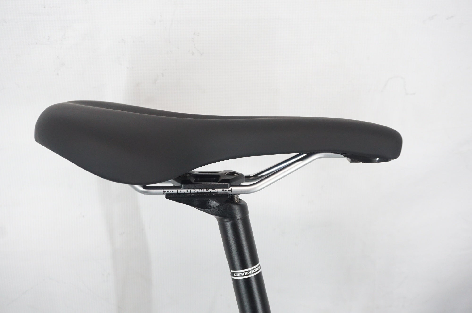 CANNONDALE 「キャノンデール」 SYNAPSE CARBON WOMENS 5 105 2015年モデル ロードバイク / 阪急塚口店