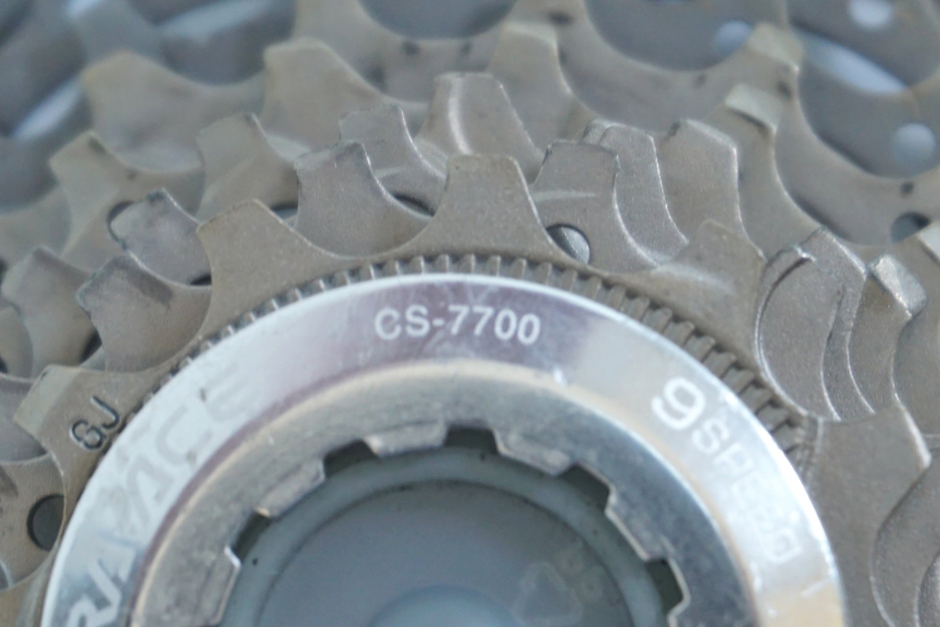 SHIMANO 「シマノ」 DURA-ACE CS-7700 12-27T スプロケット / 有明