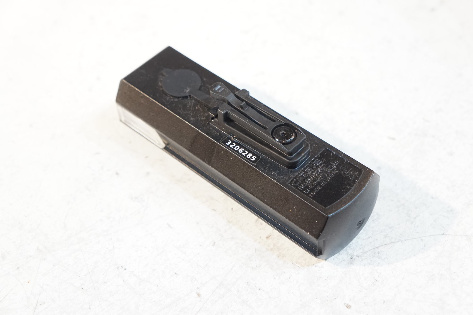 CATEYE 「キャットアイ」 AMPP 300 フロントライト / バイチャリ浦和ベース