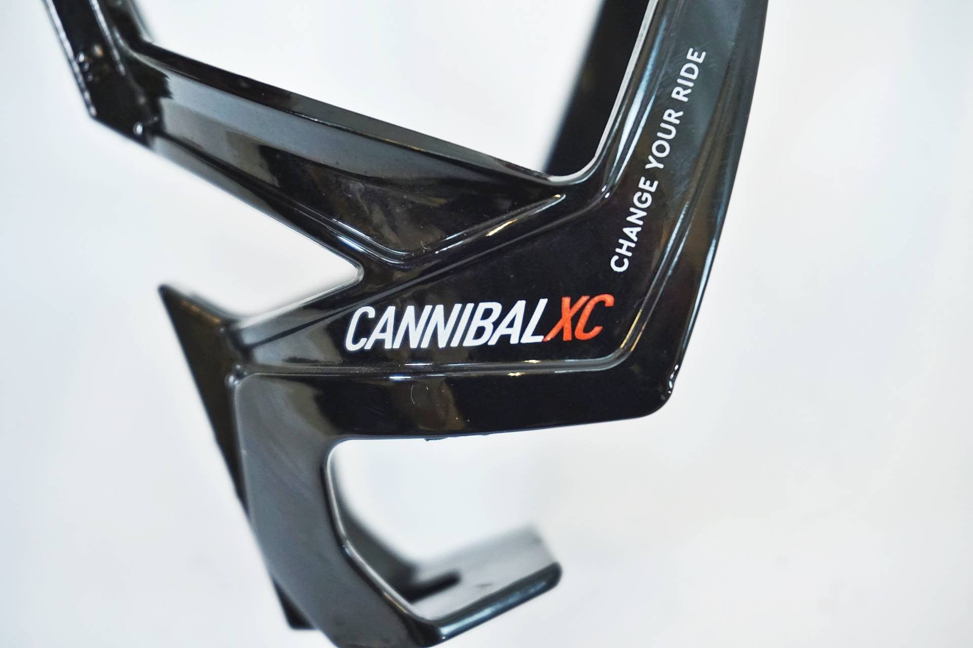 ELITE 「エリート」 CANNIBAL XC ボトルケージセット / 有明ガーデン店