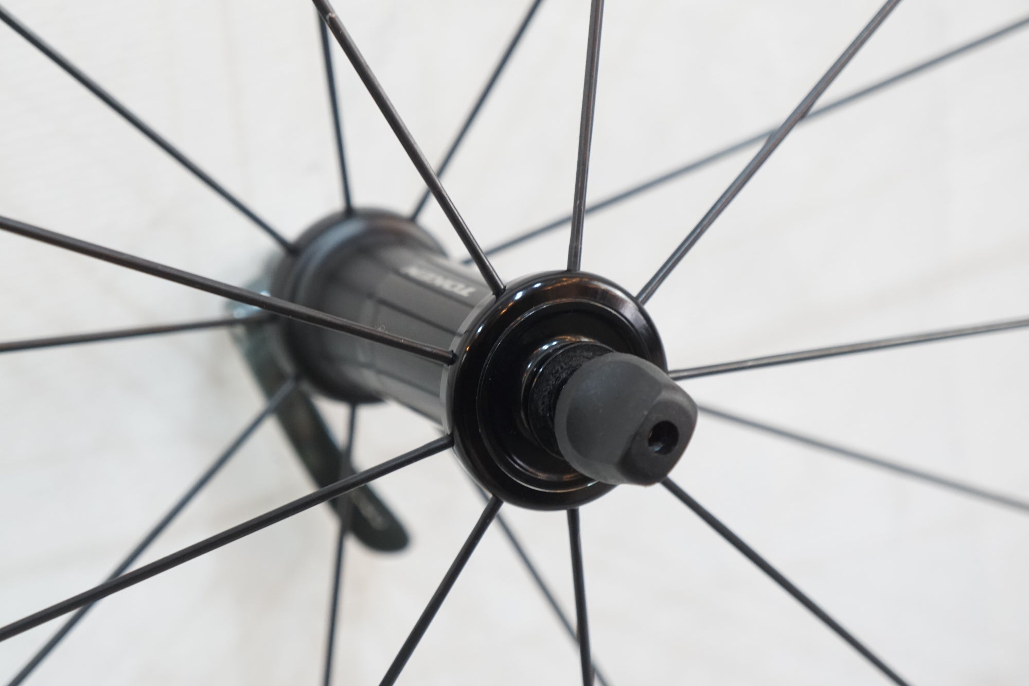TOKEN 「トーケン」 C22AX DHuezz Zenith TLR シマノ11速 ホイールセット / バイチャリ浦和ベース