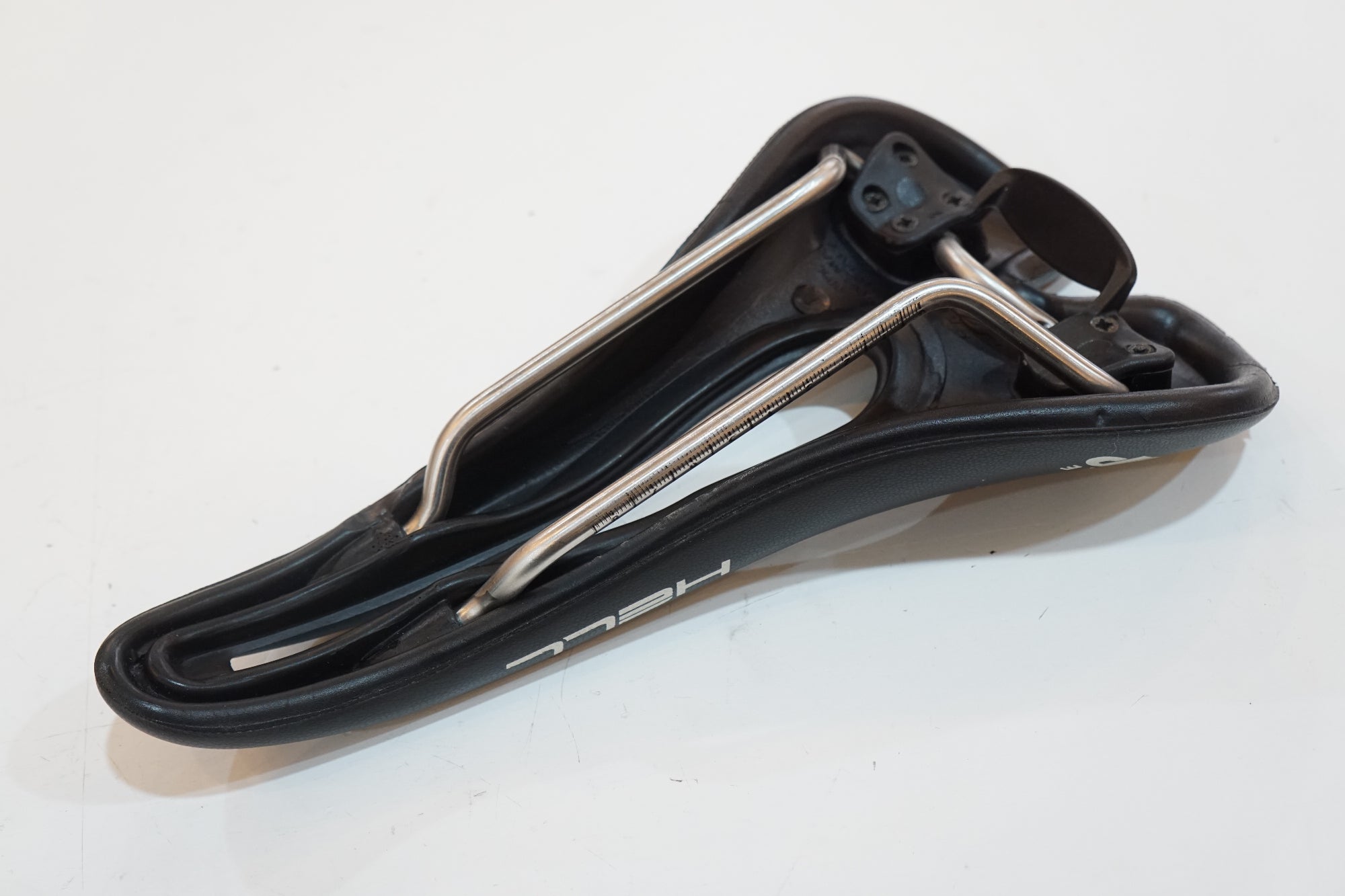 SELLE SMP 「セラ エスエムピー」 HELL サドル / バイチャリ浦和ベース