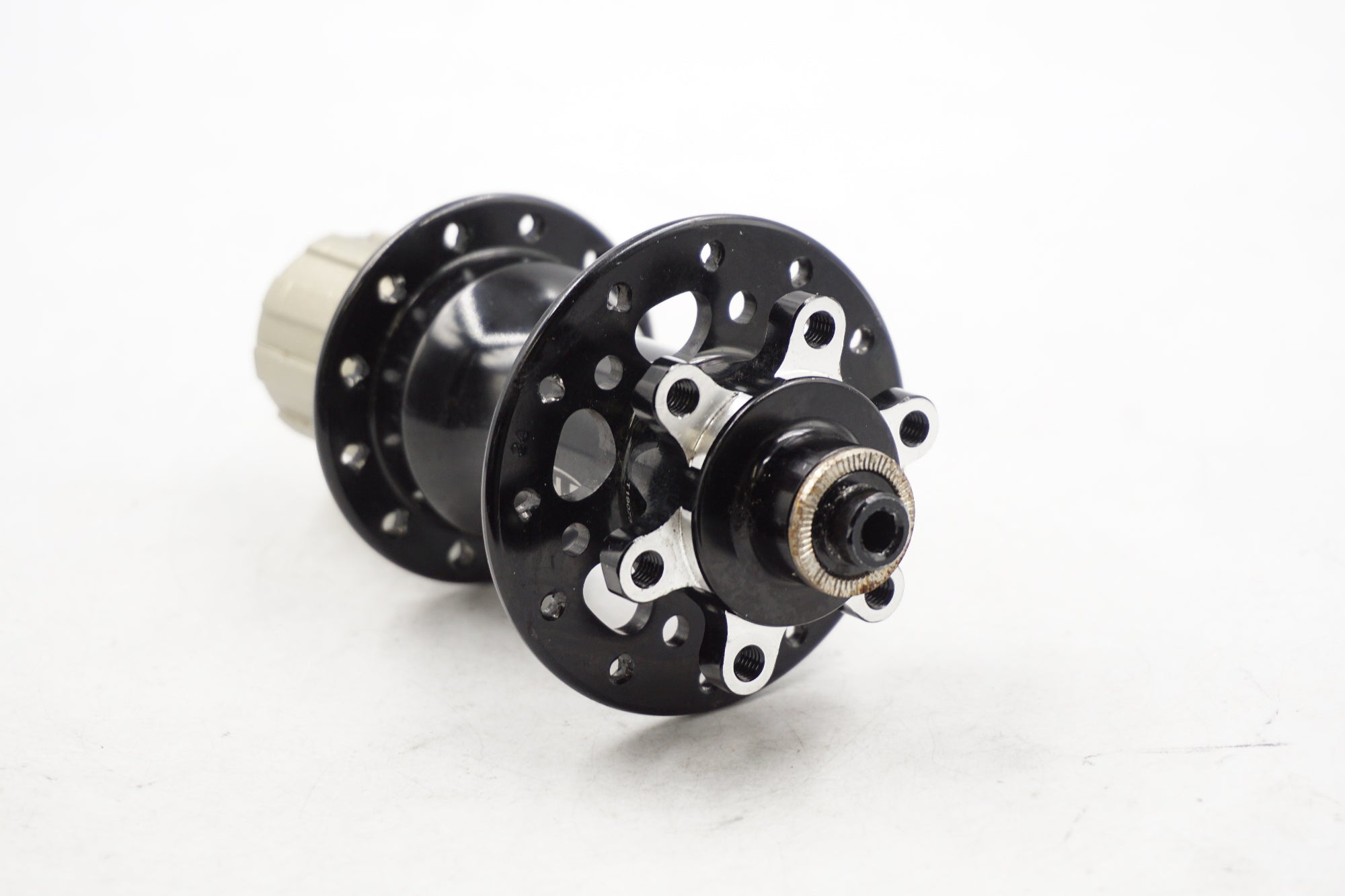TNI 「ティーエヌアイ」 SHIMANO11s 135mm リアハブ / 奈良店