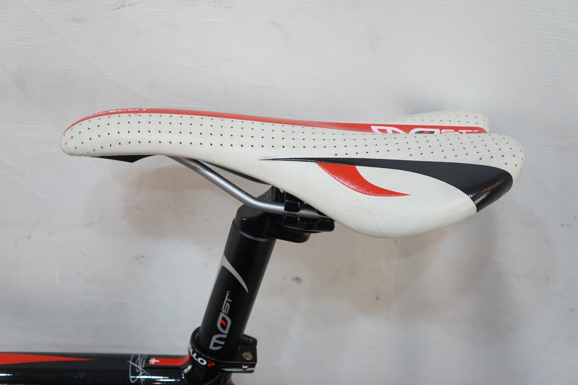 FP1 「ピナレロ」 PINARELLO 2011年モデル 大阪 自転車 RACER ROADBIKE ロードバイク 2011 PINARELLO ロードバイク 自転車本体